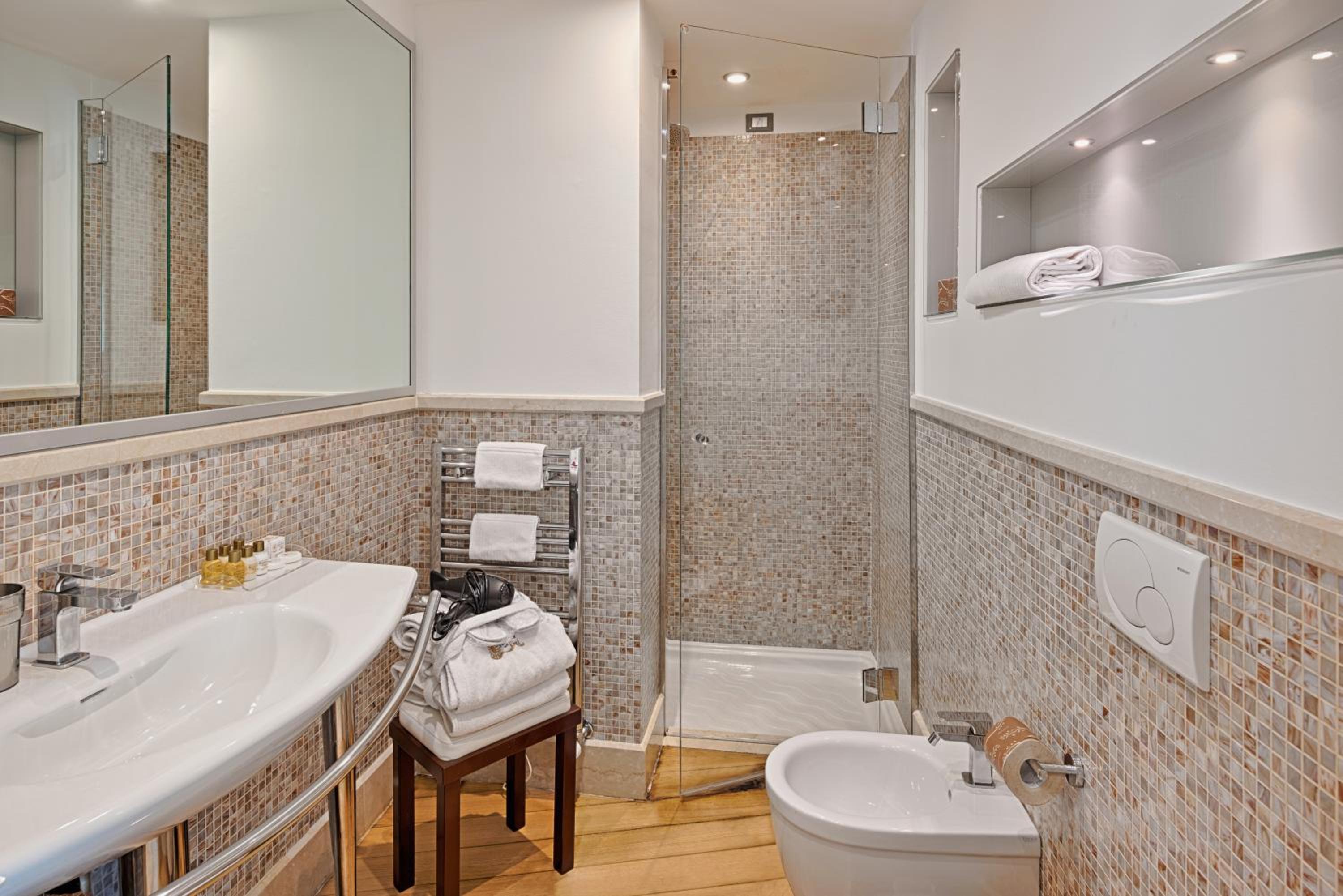 Suite with Sea View - Photo 4