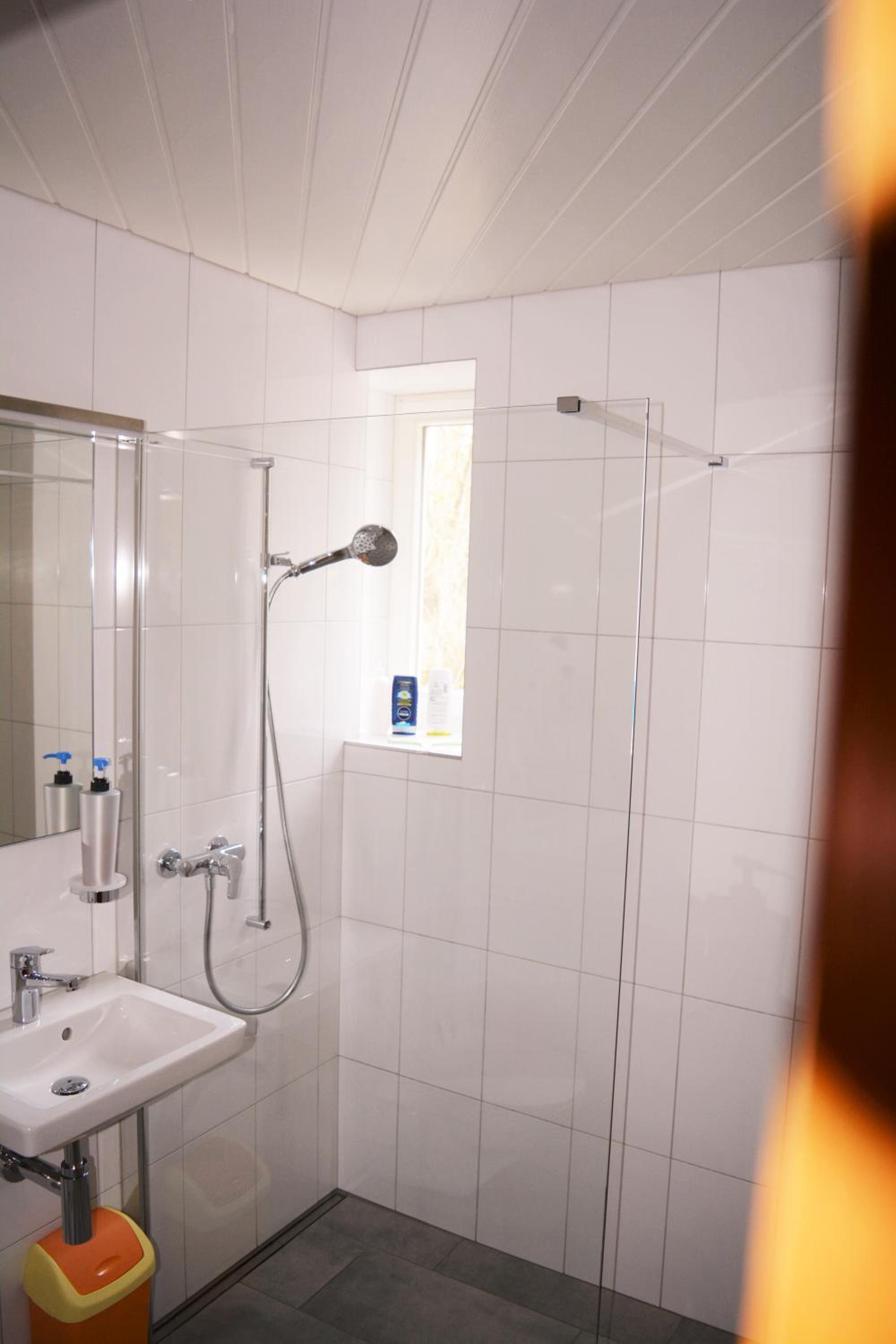 Double Room - Photo 16