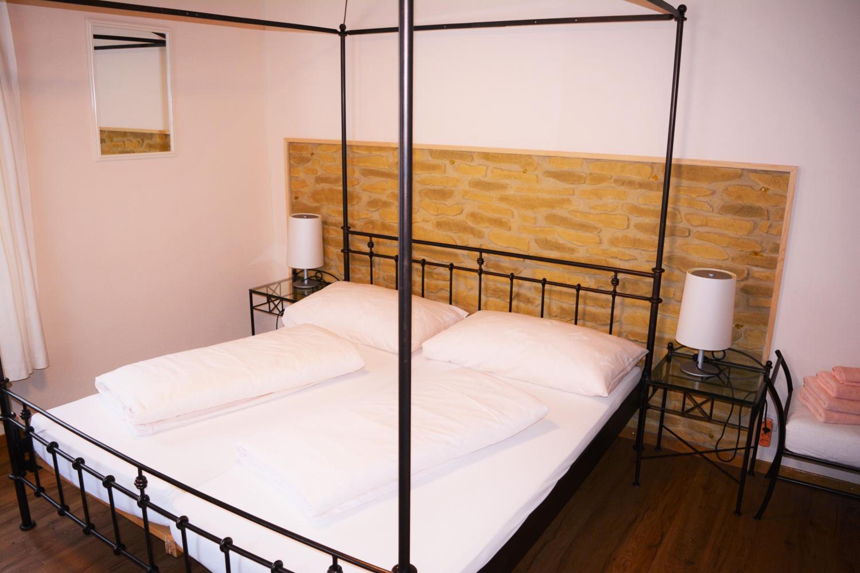 Double Room - Photo 14