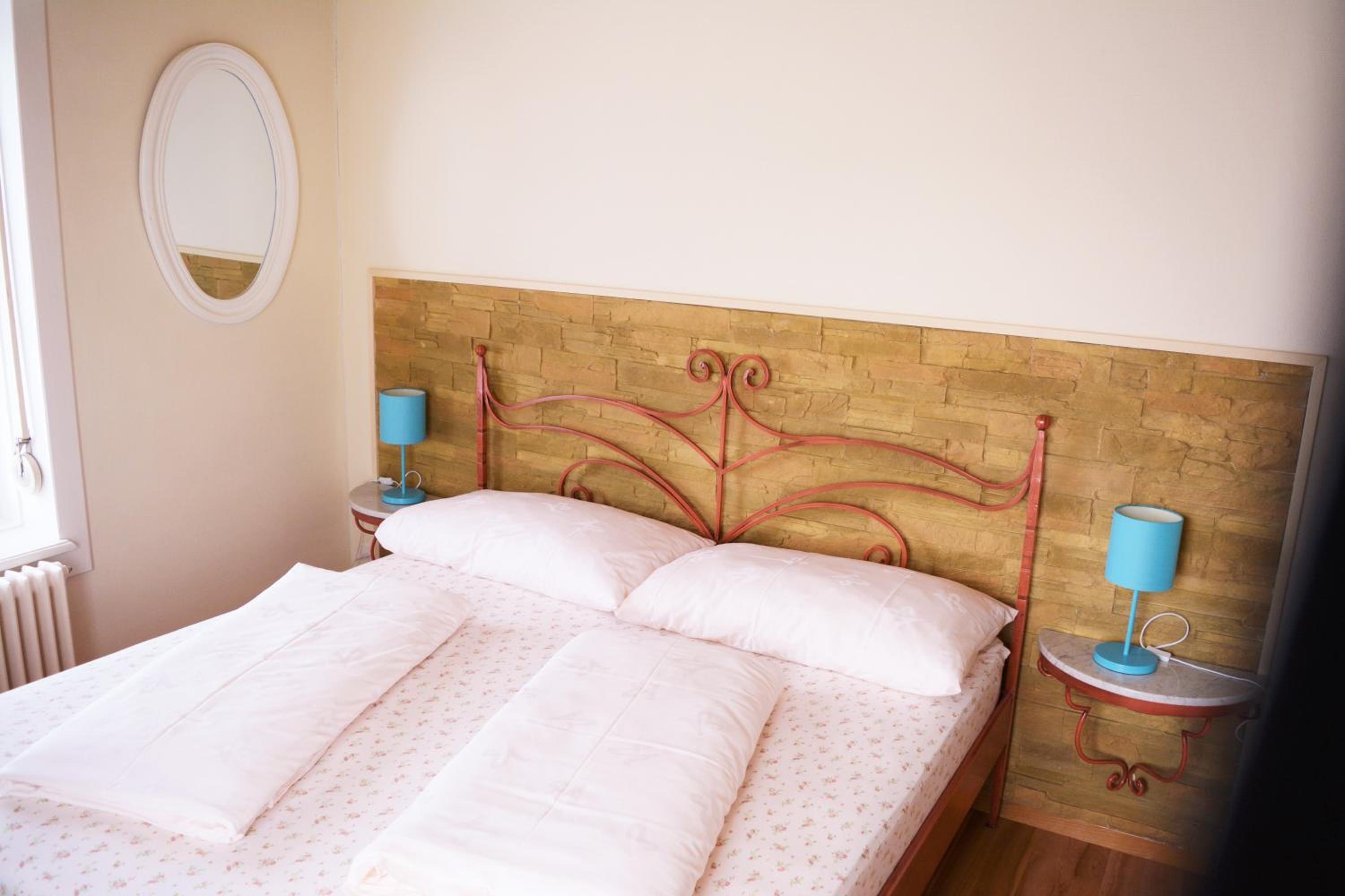 Double Room - Photo 6
