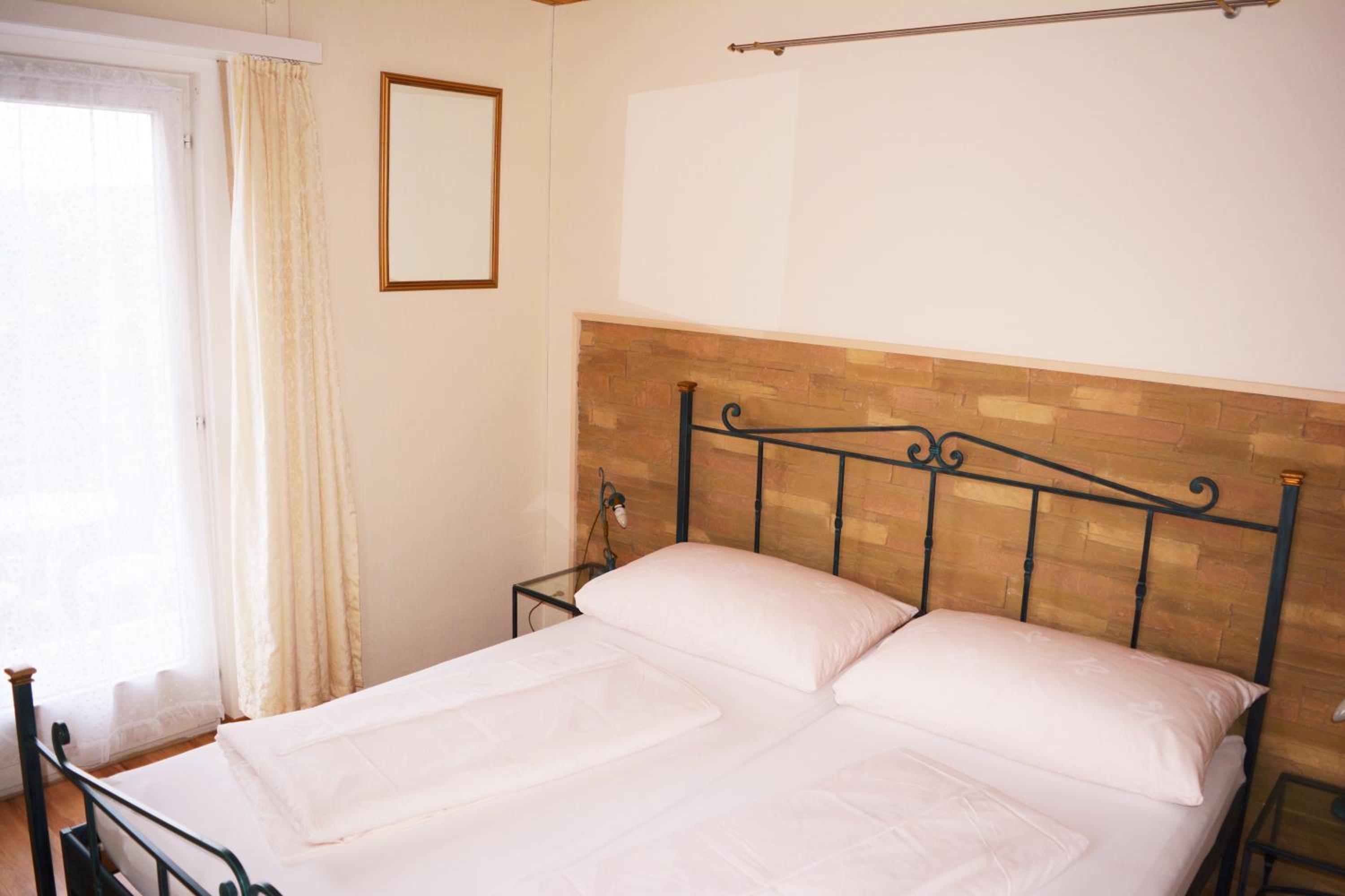Double Room - Photo 1