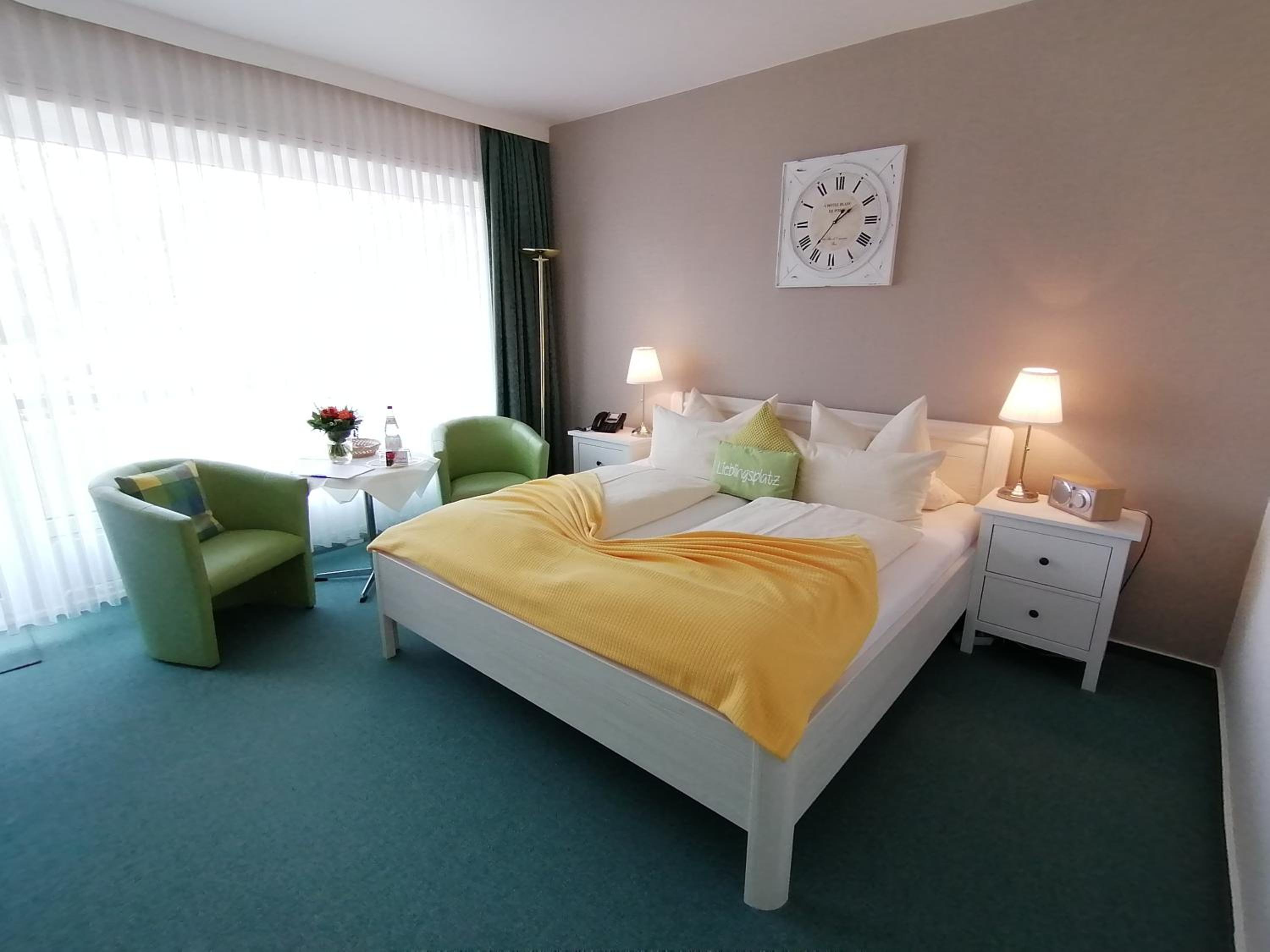 Double Room With Balcony and Partial Lake View