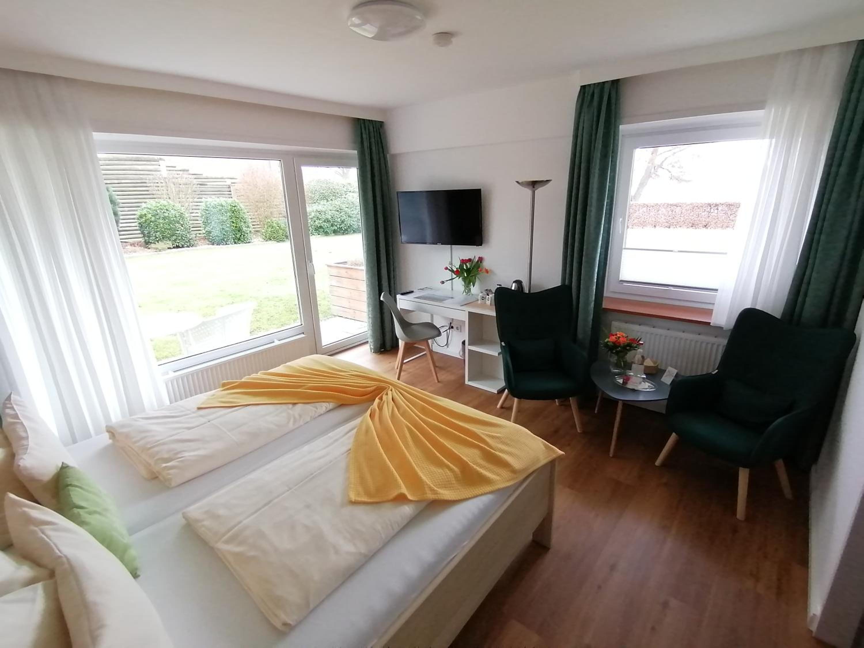Double Room with Terrace or Balcony Lake Side photo 3