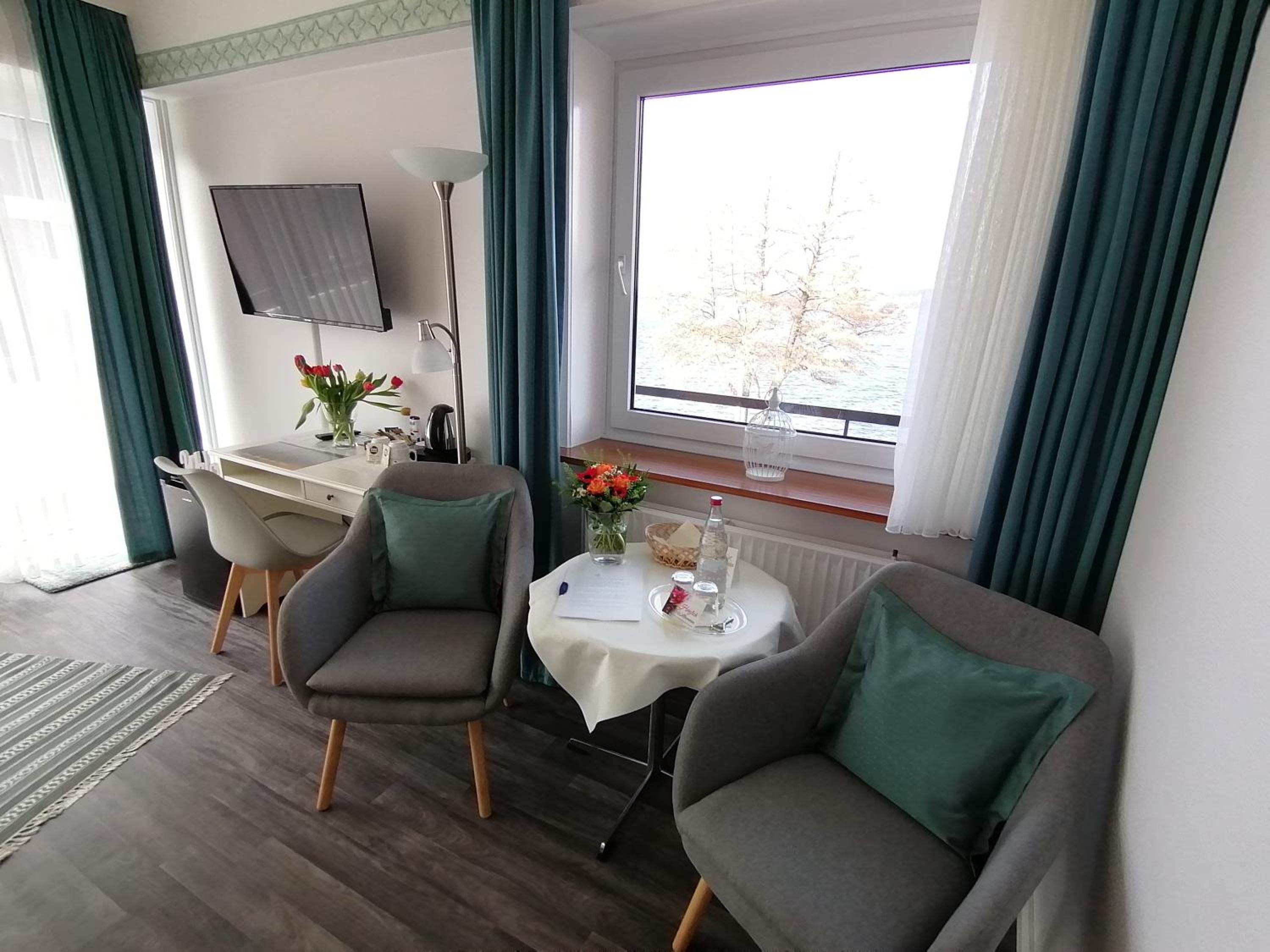Double Room with Terrace or Balcony Lake Side