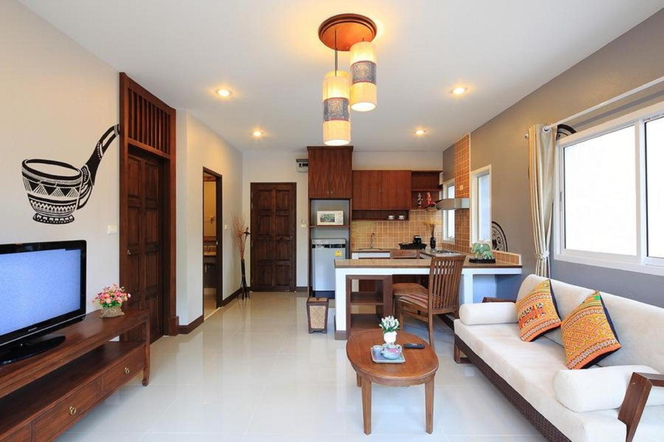 One Bedroom Grand Suite with Balcony - Photo 1