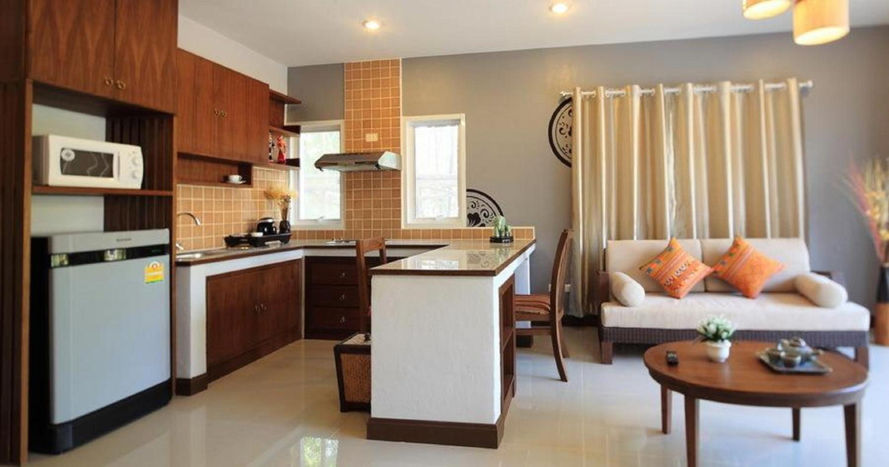 One Bedroom Grand Suite with Balcony - Photo 6