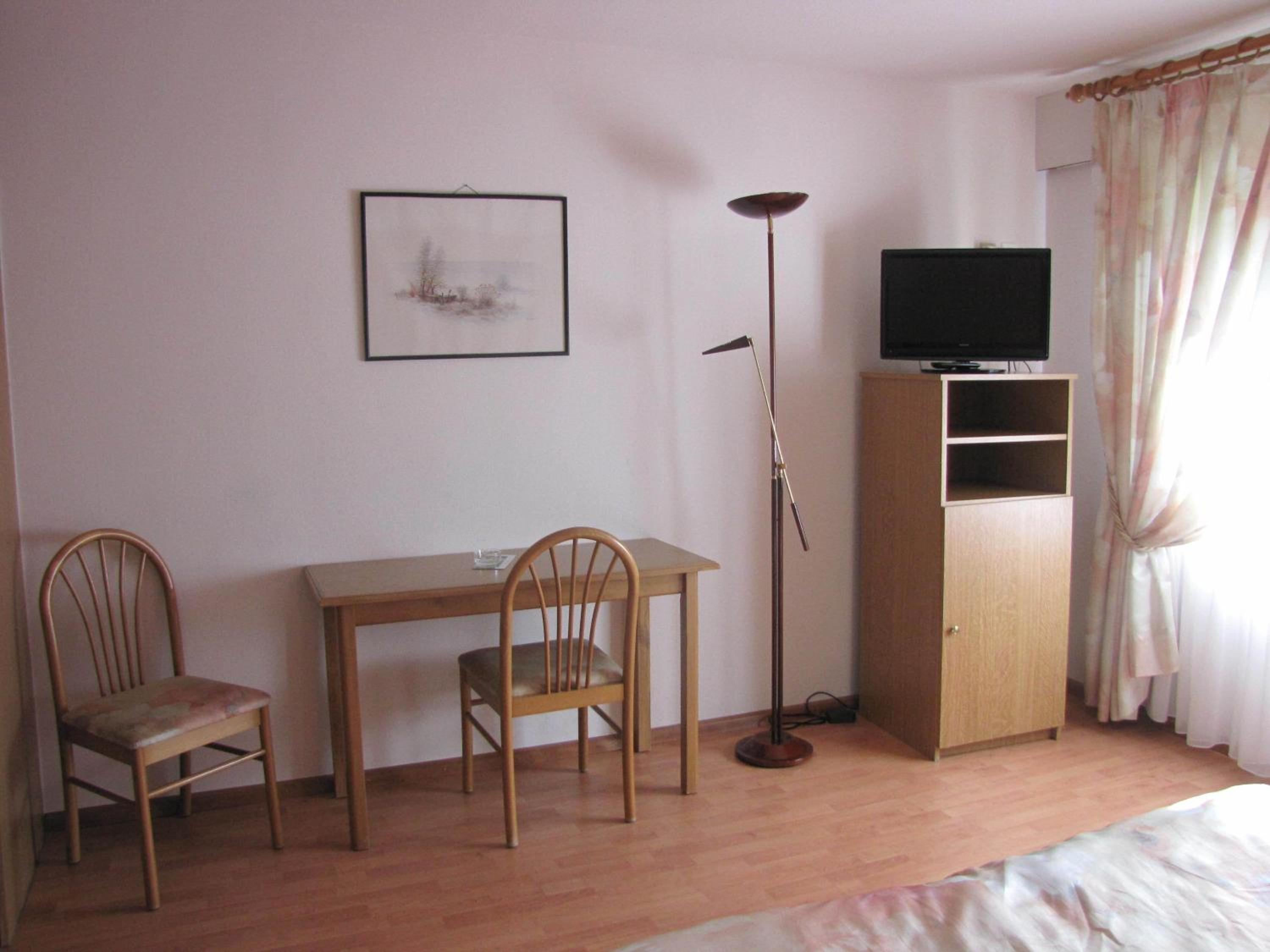 Budget Twin/Double Room photo 2