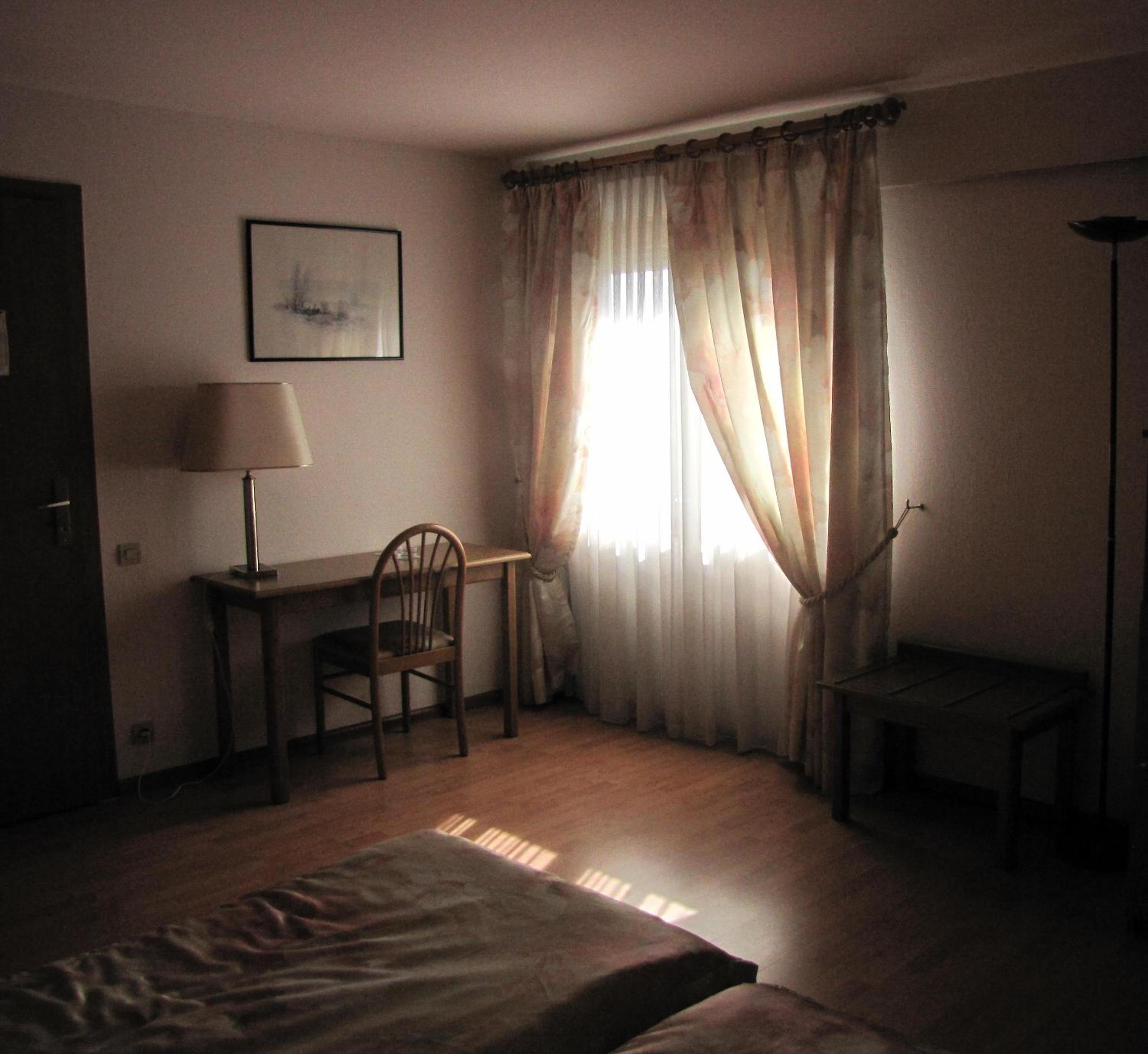 Budget Twin/Double Room photo 3