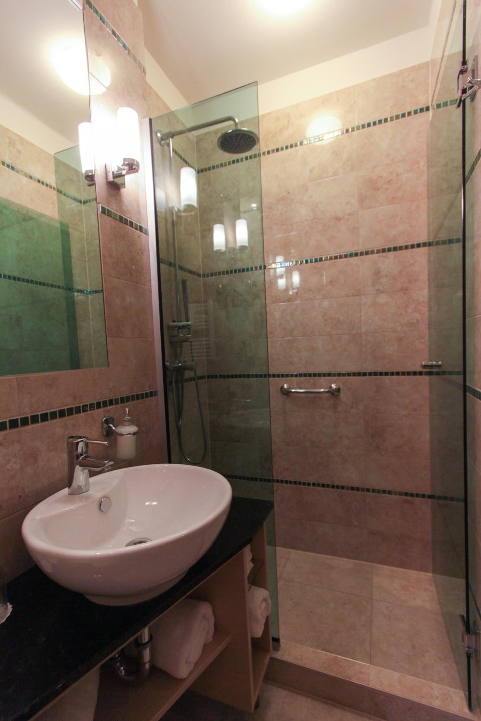 Deluxe Double Suite photo 1
