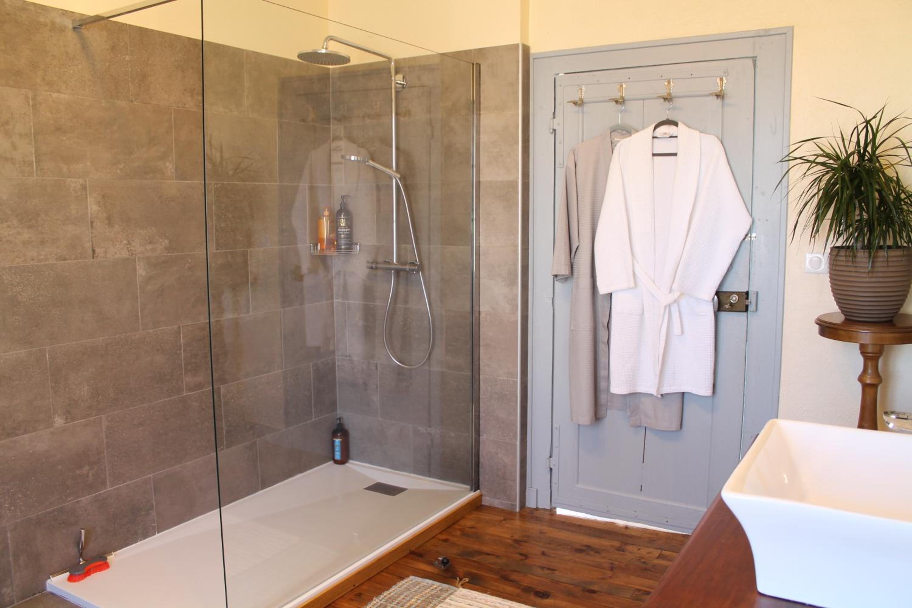 Quadruple Room with Bathroom photo 2