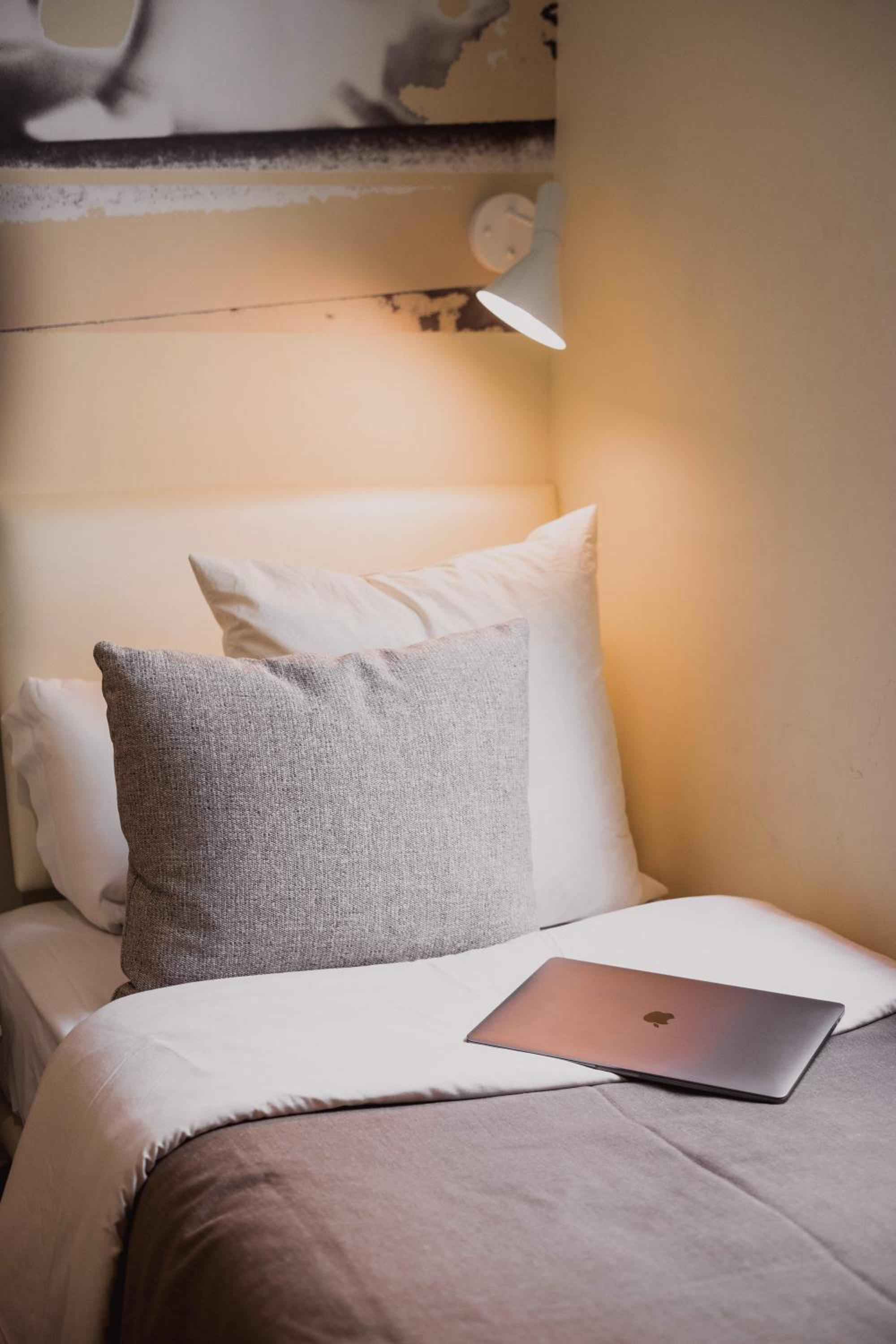 Single Room photo 2