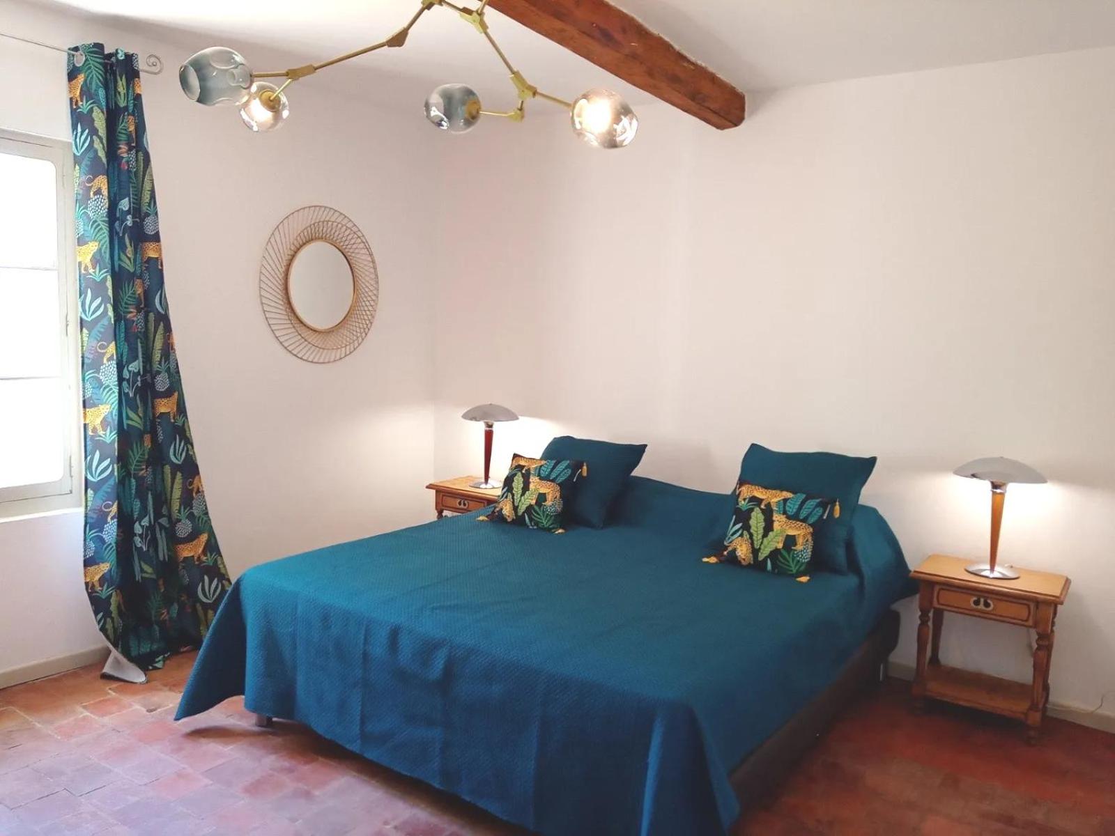 Queen Room with Two Queen Beds photo 3