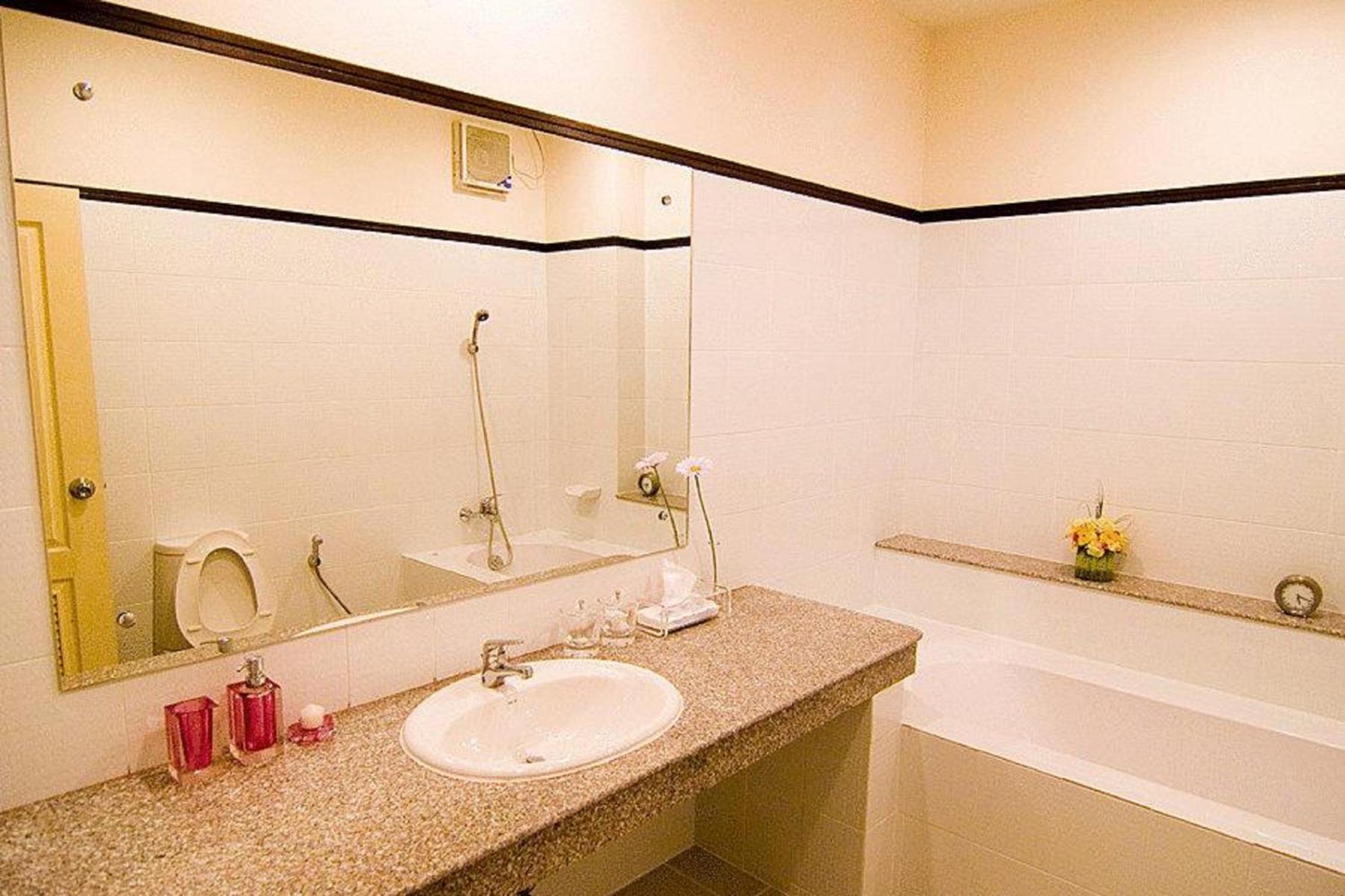 One-Bedroom Suite Double - Photo 4