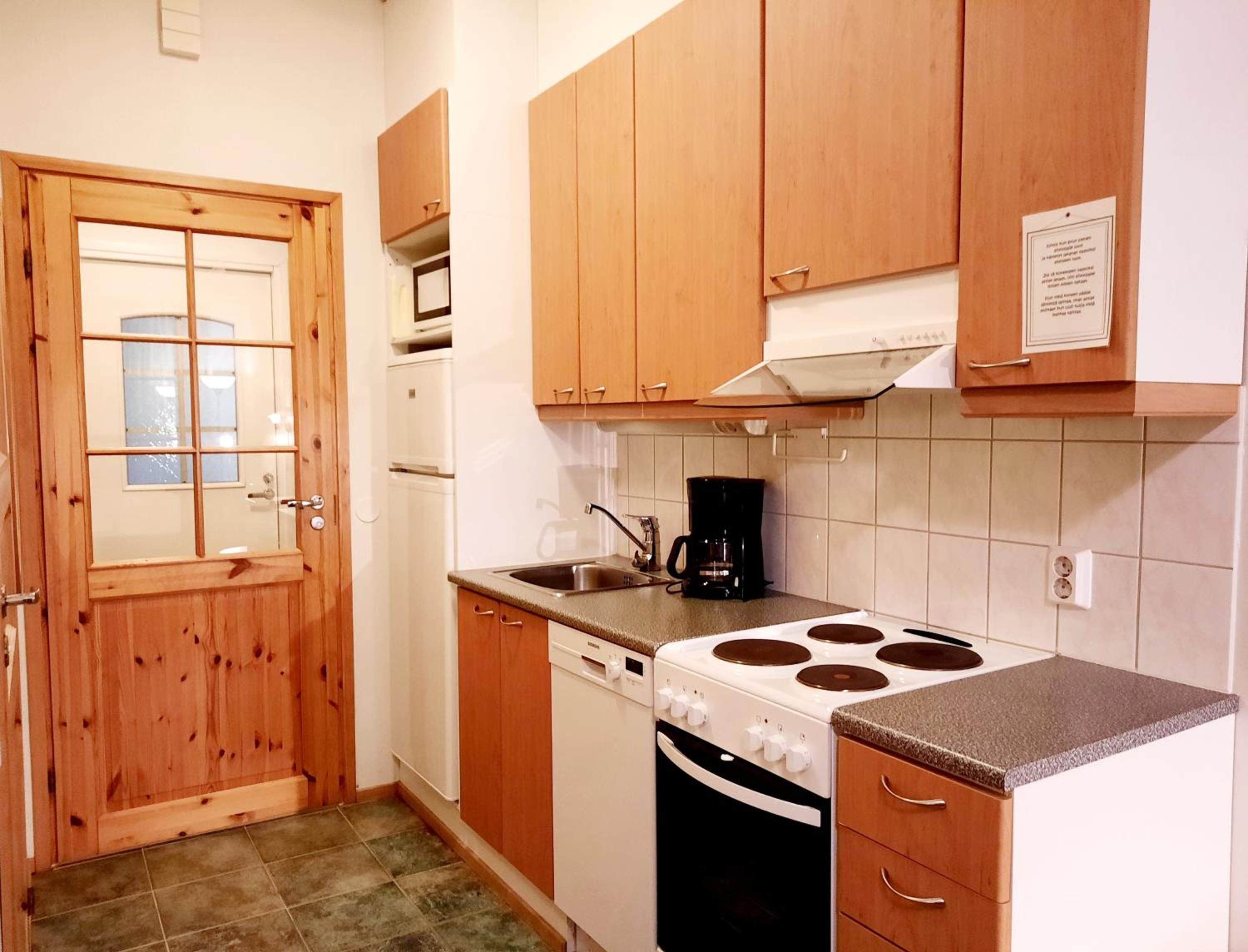 One-Bedroom Apartment - Photo 3