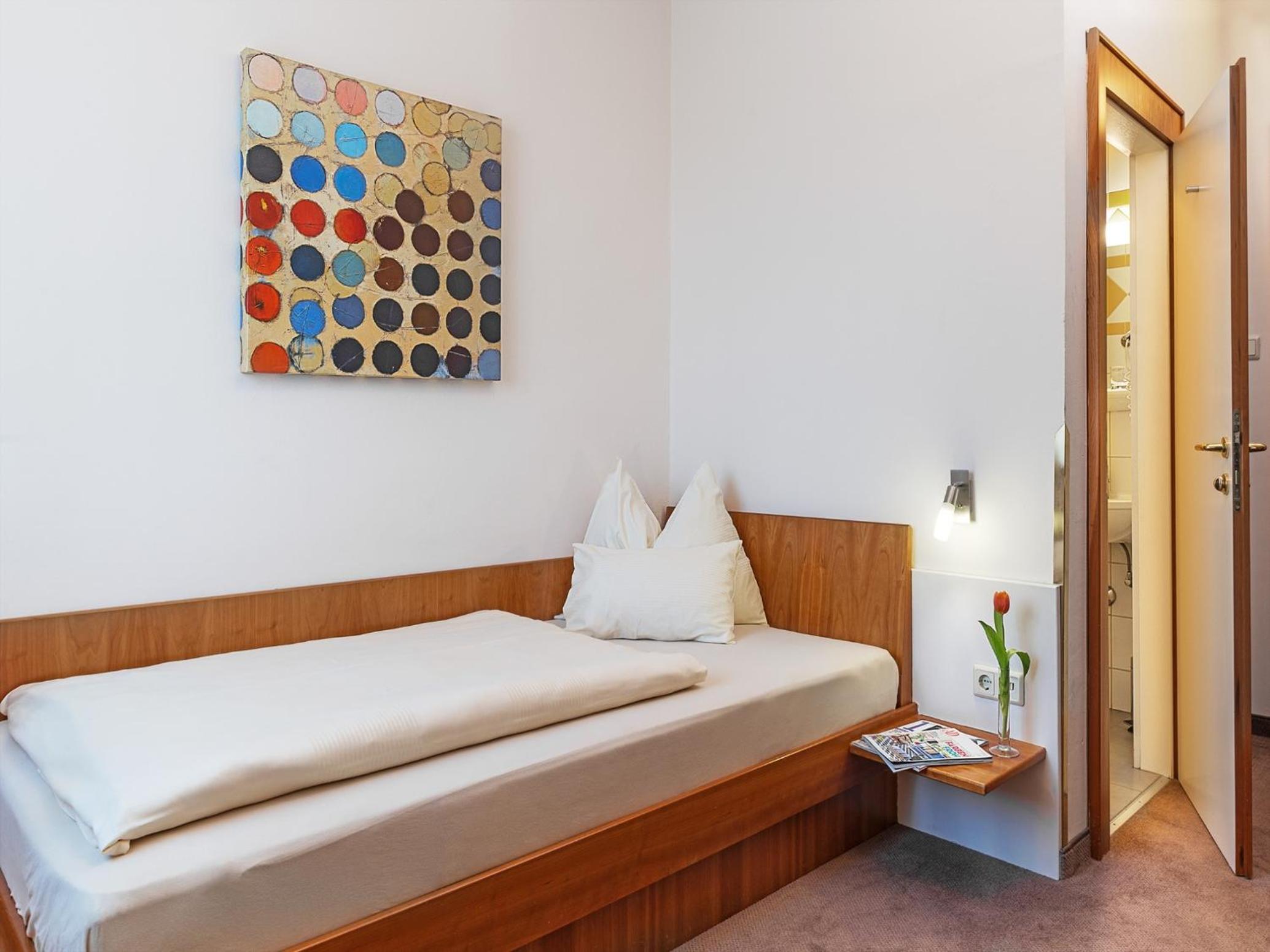 Standard Single Room photo 3
