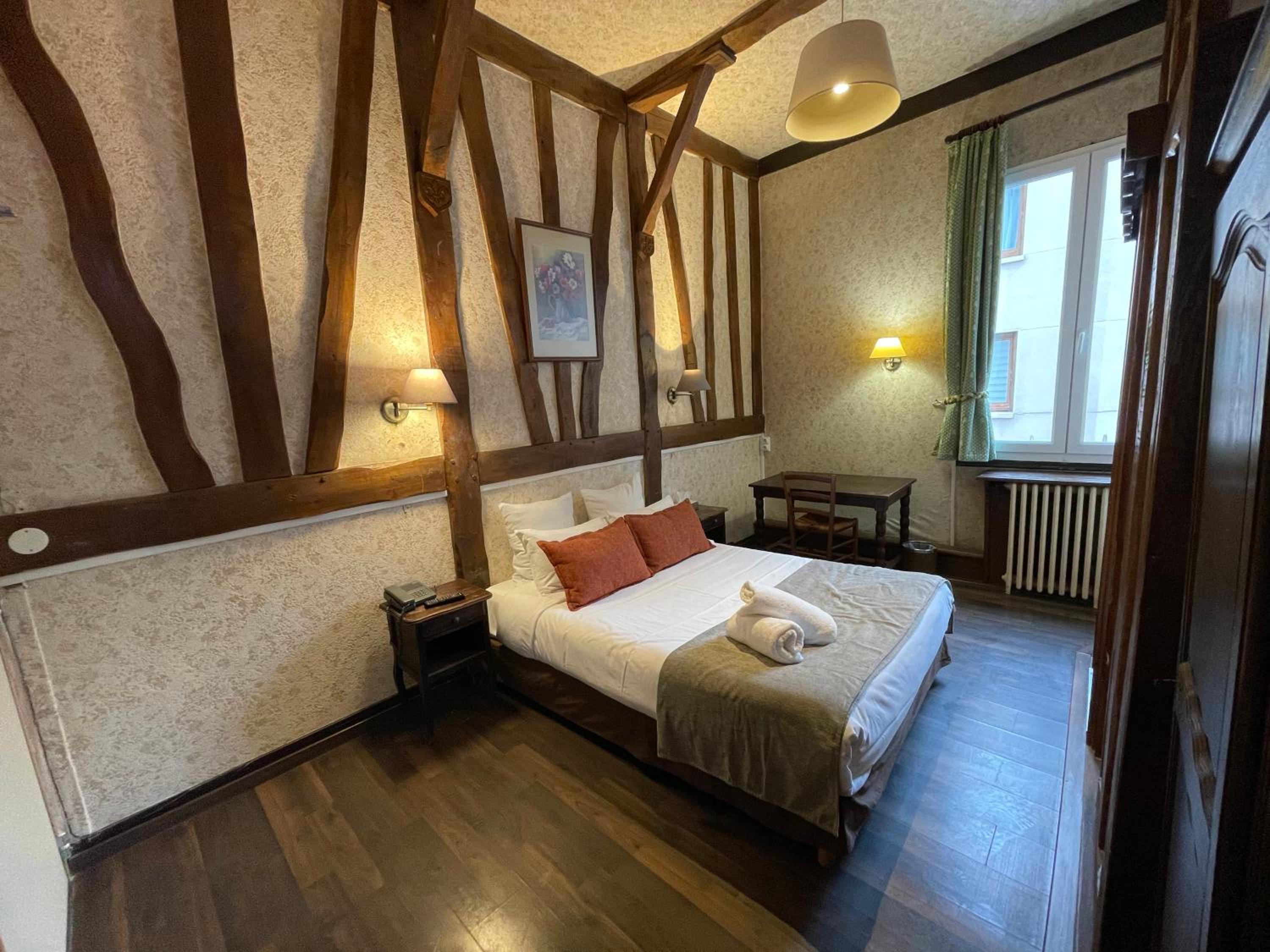 Large Double Room - Photo 24