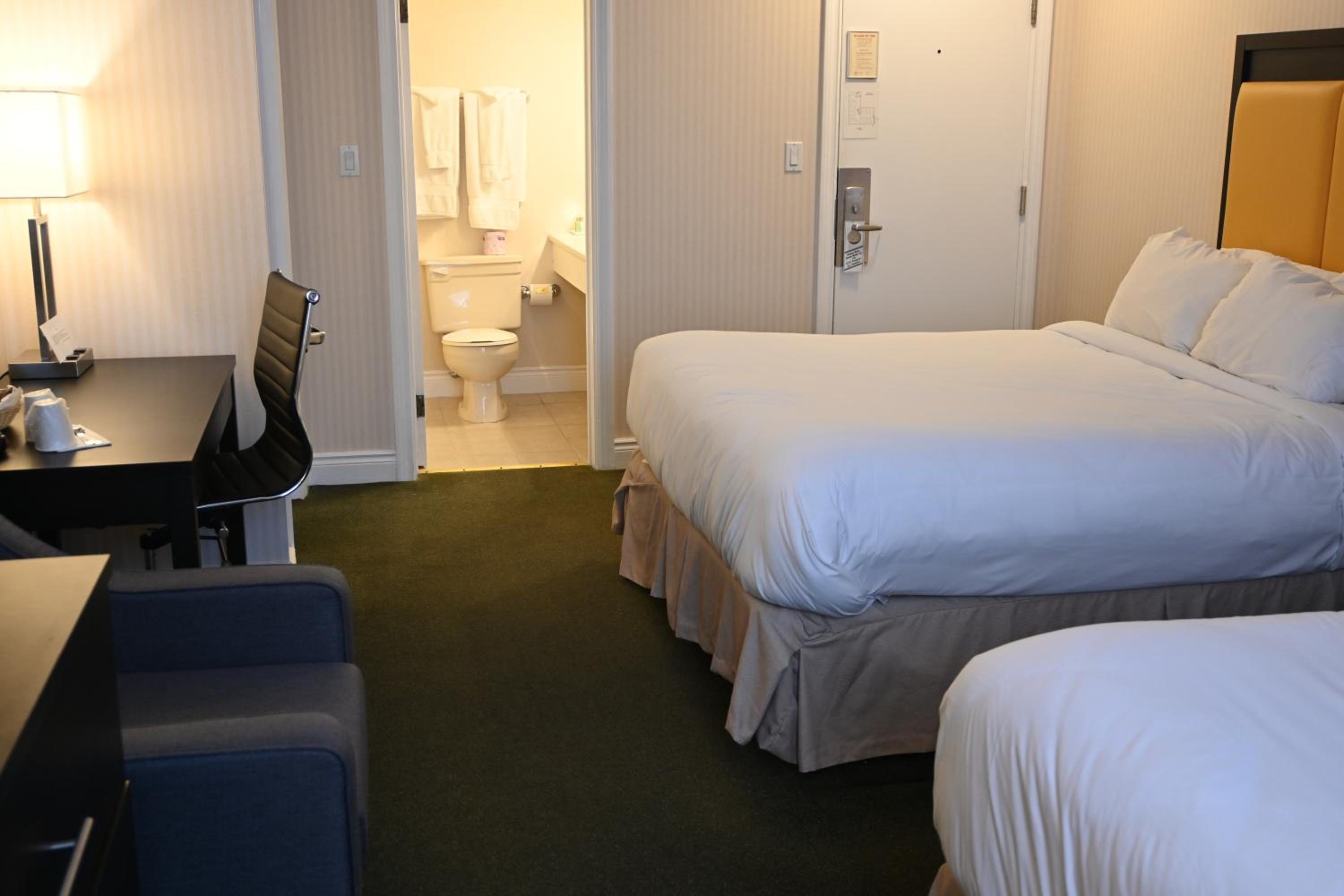 Queen Room with Two Queen Beds - Photo 10