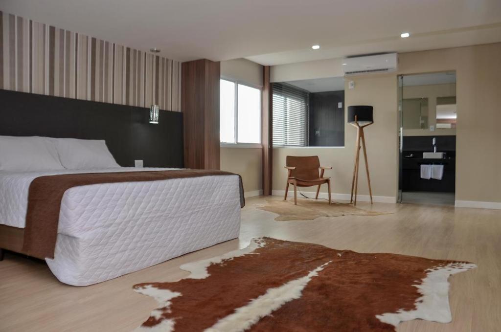 Deluxe King Room