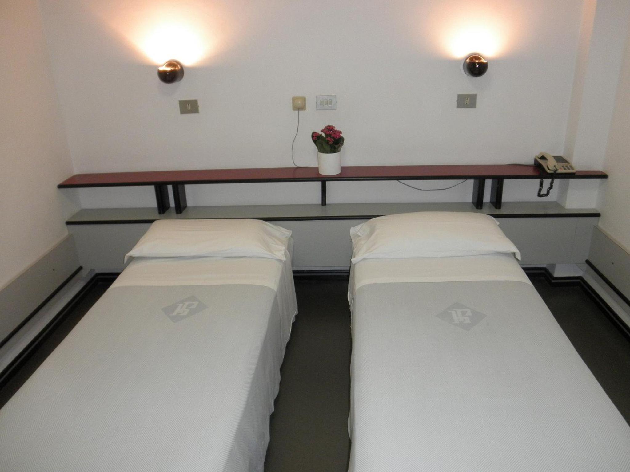 Twin Room with Balcony - Photo 1