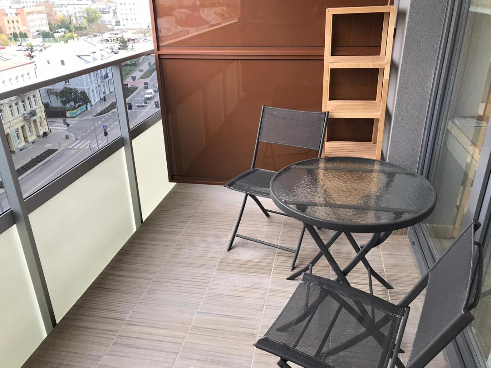 Studio with Balcony - Photo 8
