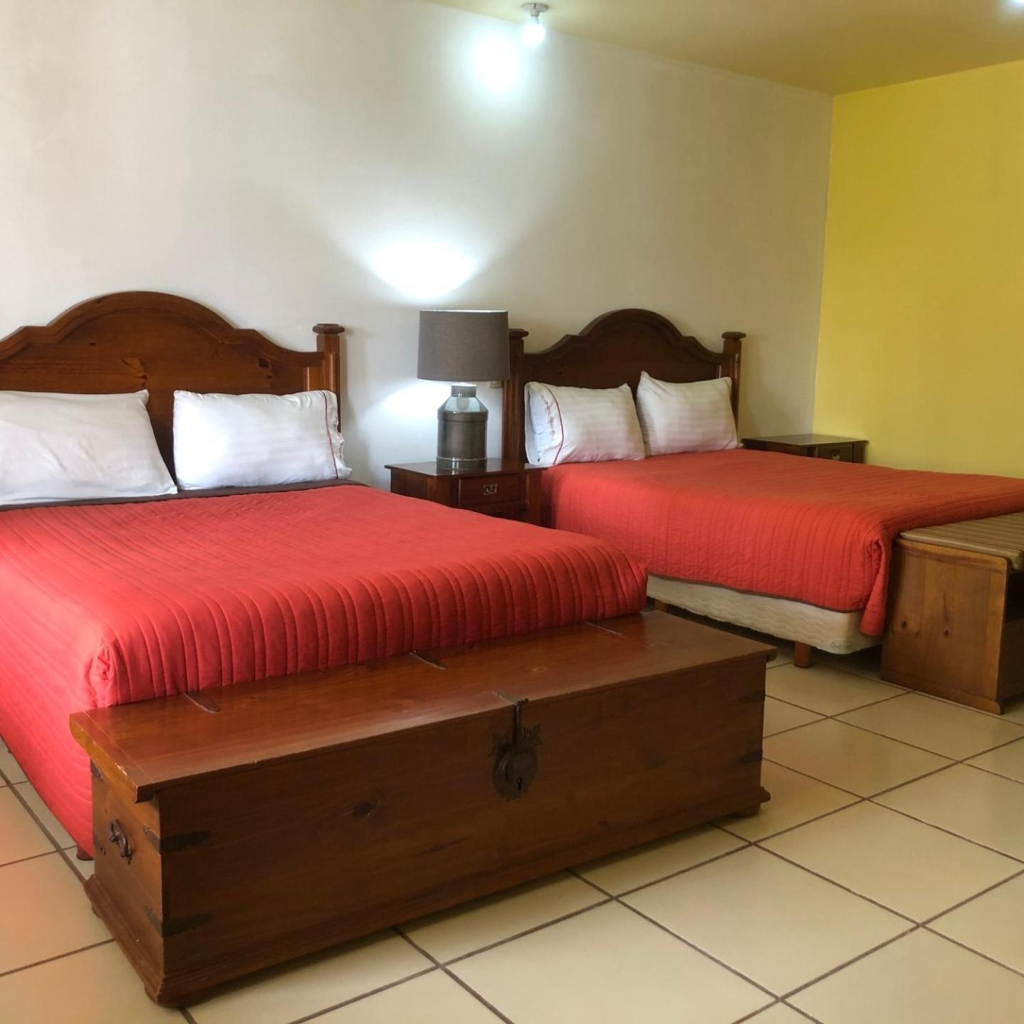 Twin Room - Photo 5