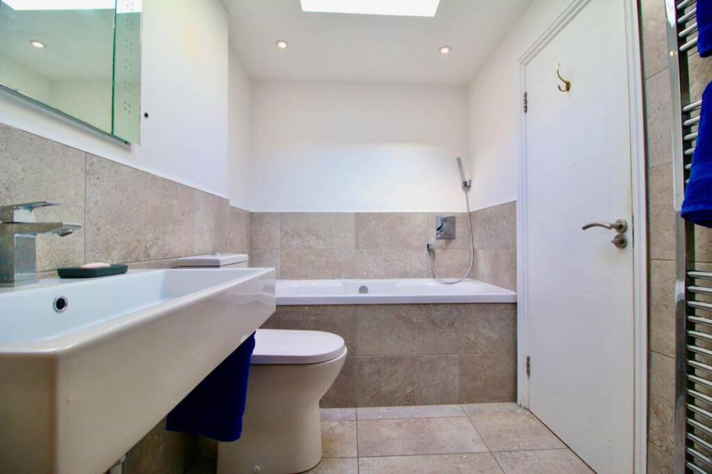 Two-Bedroom House photo 2