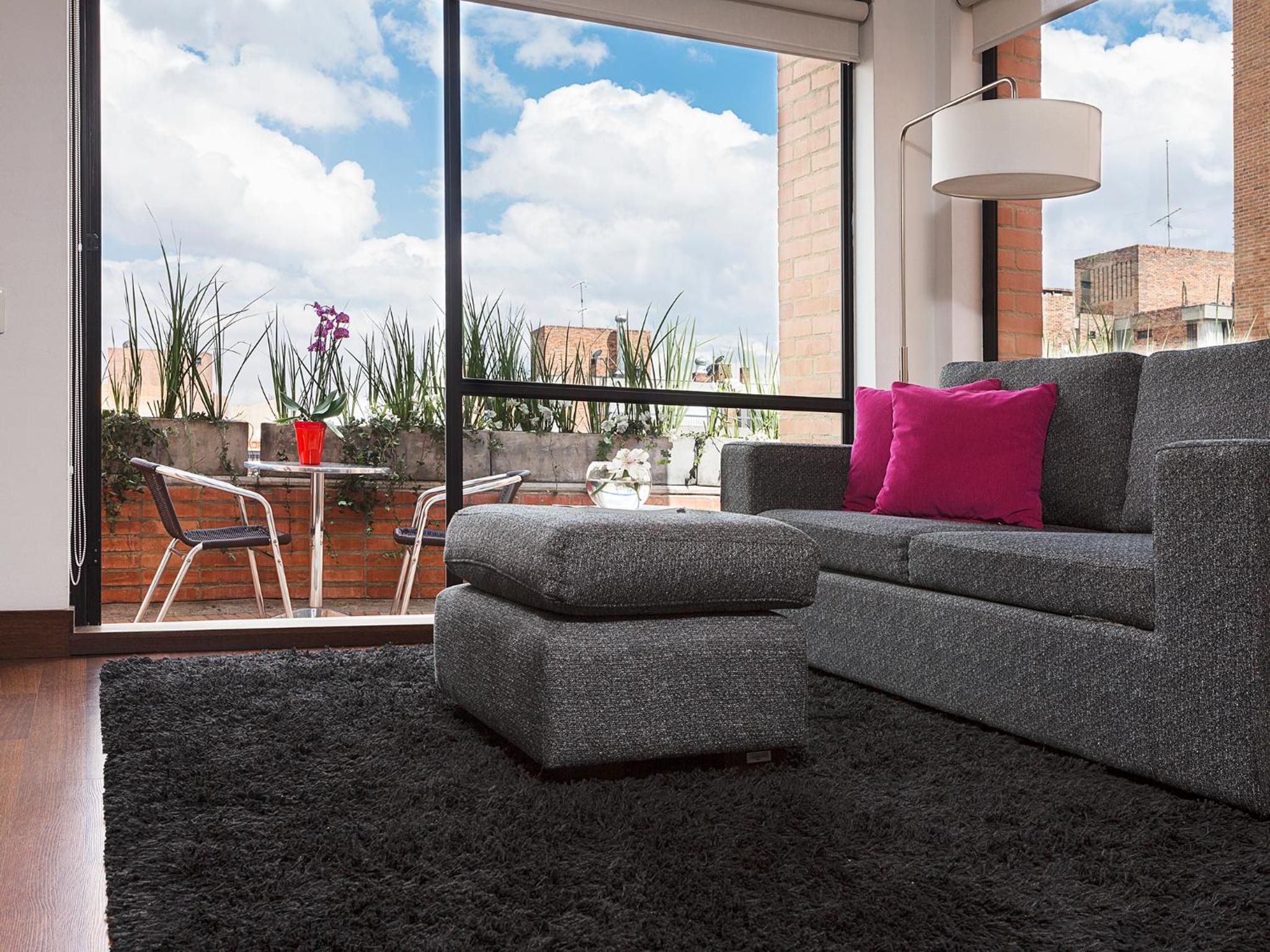 Suite with Balcony - Photo 4