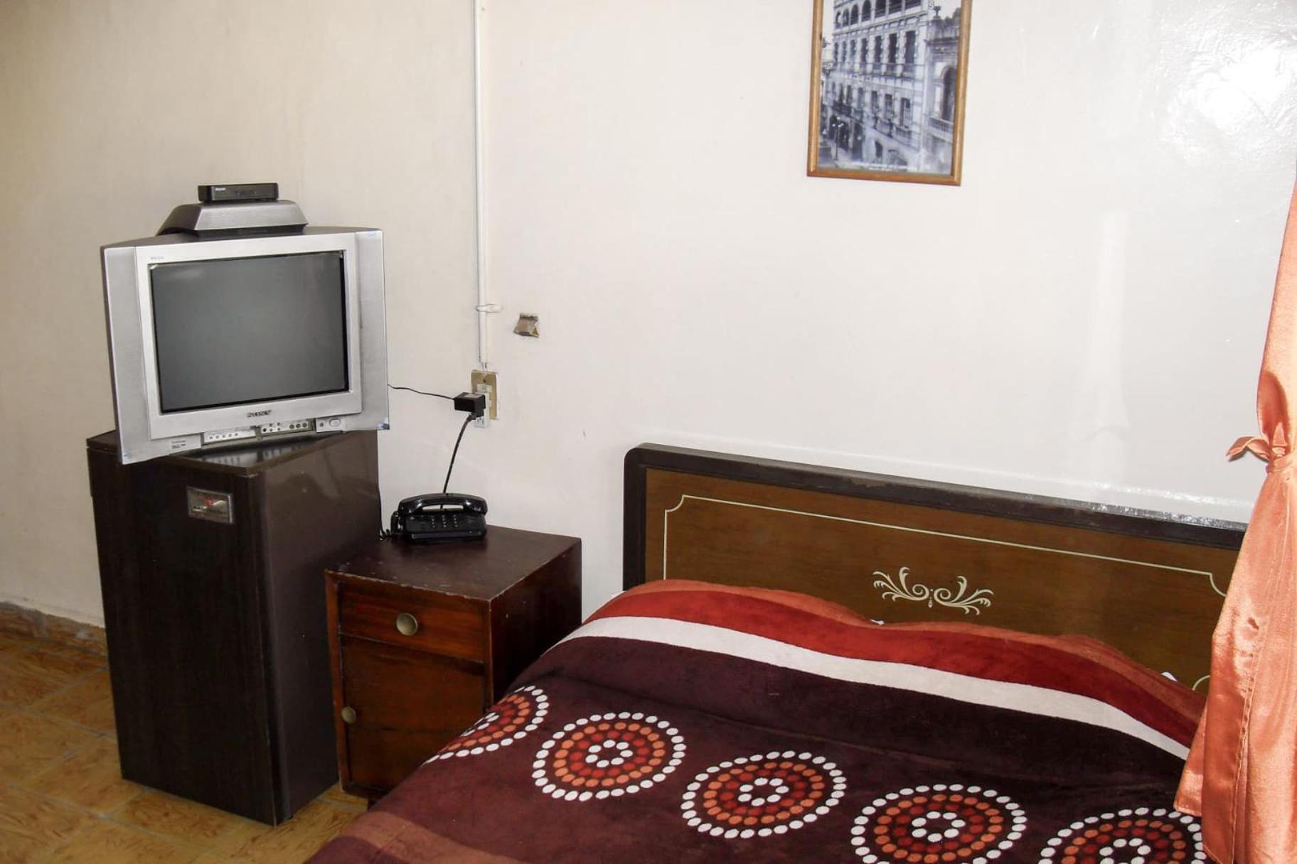 Budget Double Room - Photo 2