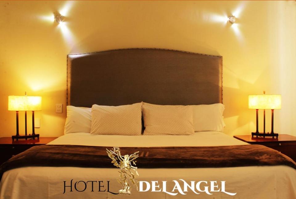 Deluxe King Room - Photo 2