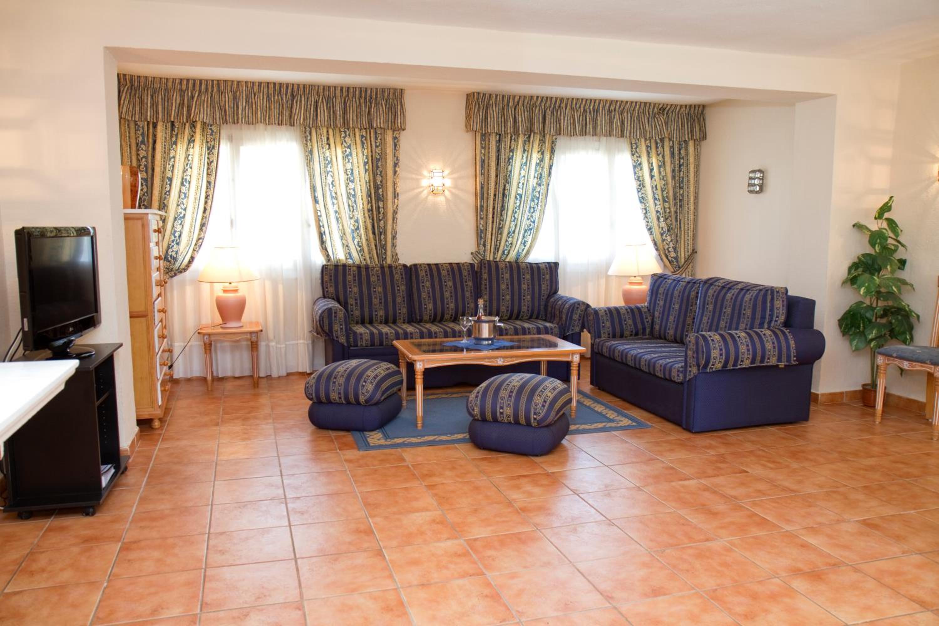 Villa de Tres Habitaciones