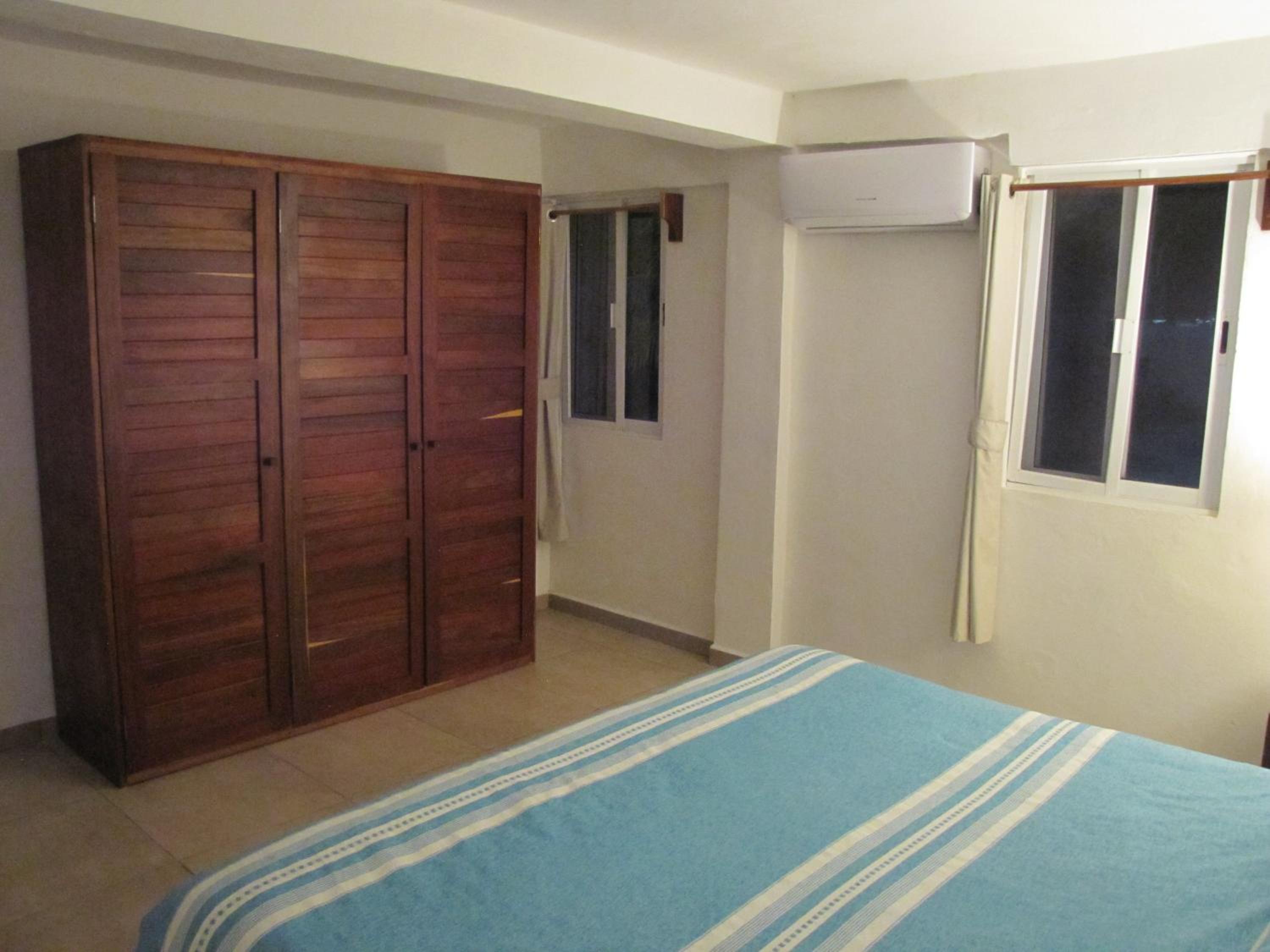 Apartment with Sea View - Photo 5
