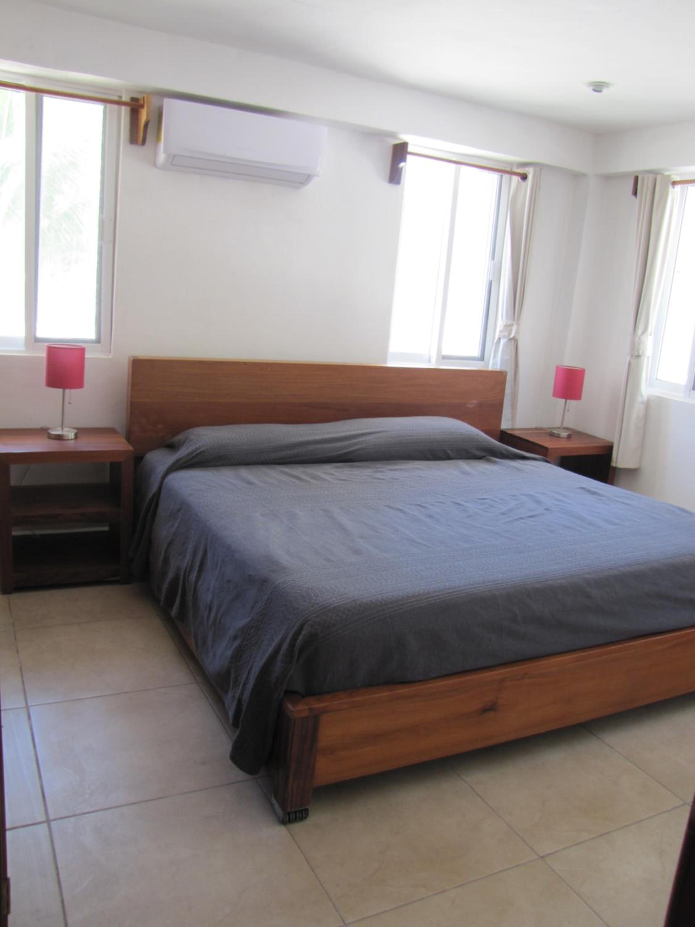 Apartment with Sea View - Photo 4