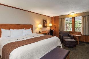 Queen Room with Two Queen Beds, Partial Ocean View and Pool View - Non-Smoking - Photo 9