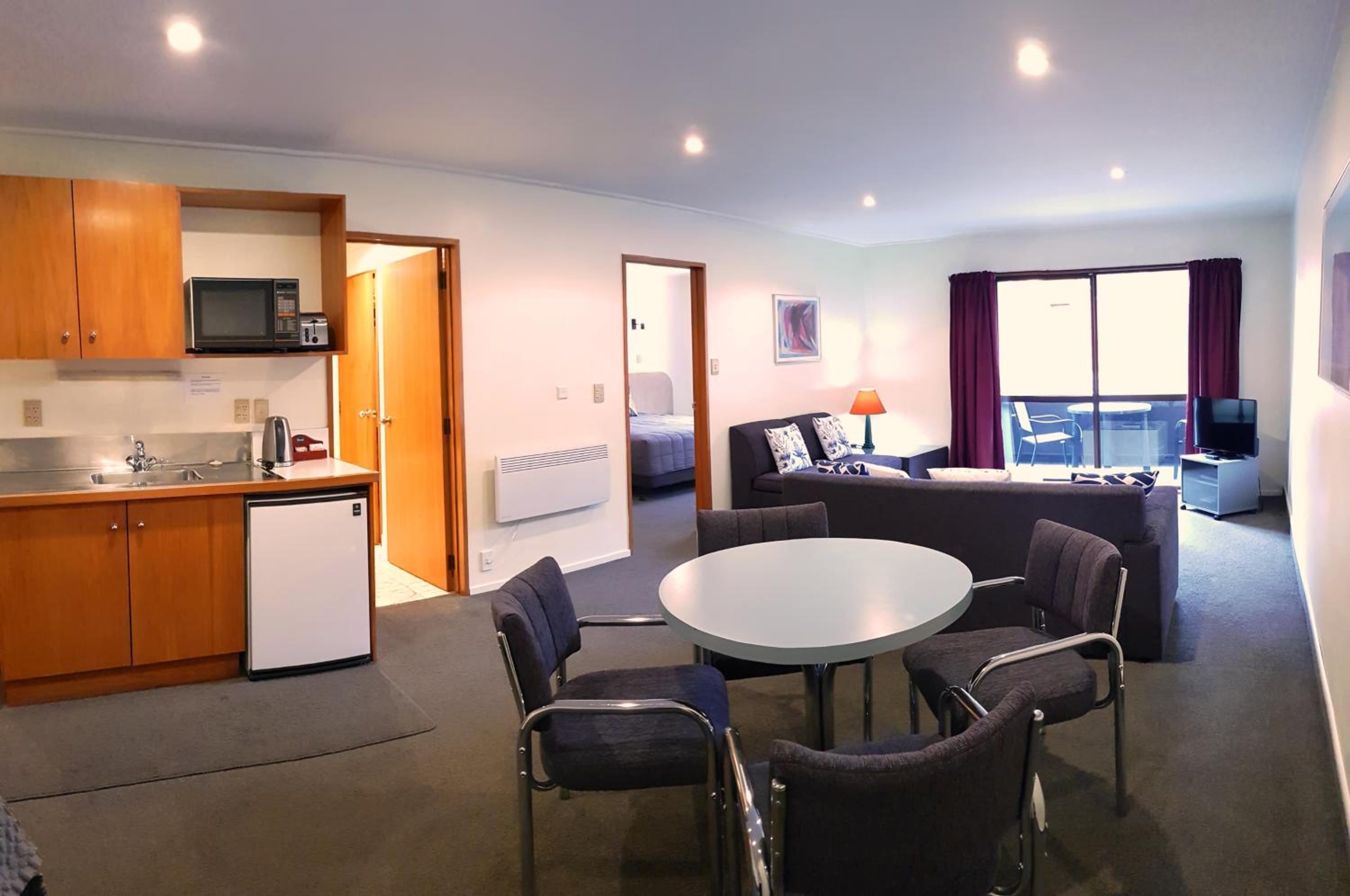 Standard One-Bedroom Apartment - Photo 2