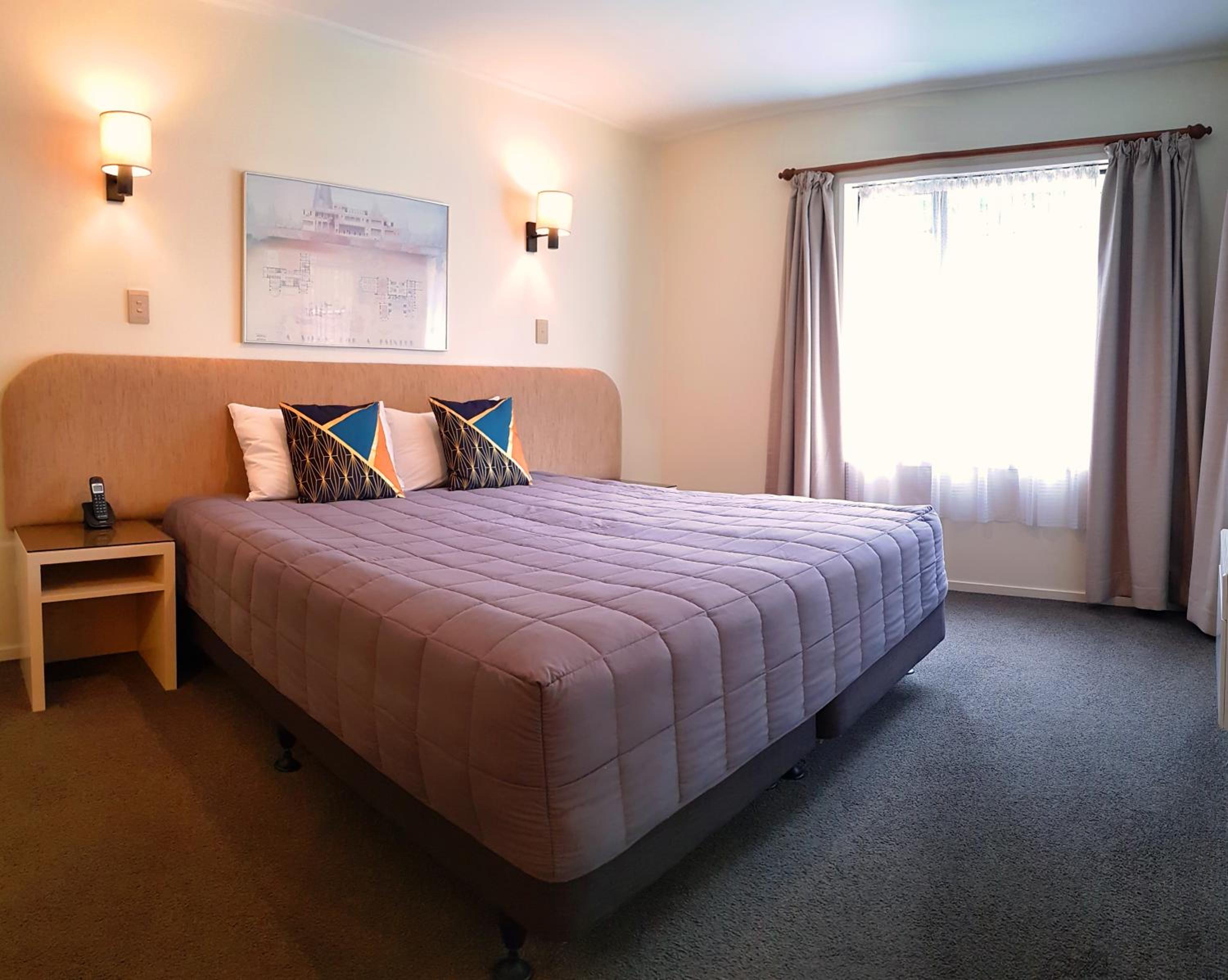 Standard One-Bedroom Apartment - Photo 3