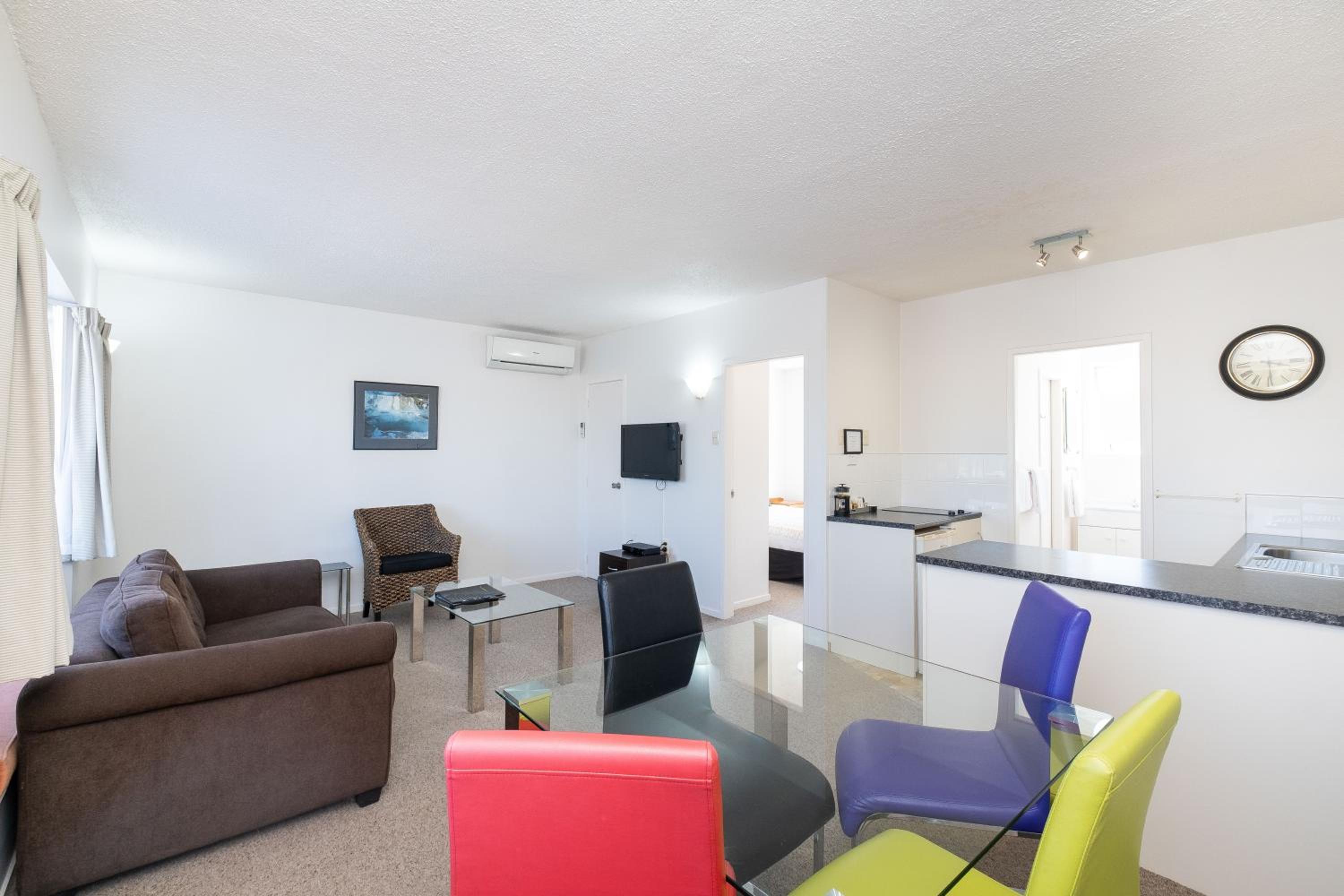 One-Bedroom Apartment, photo 7