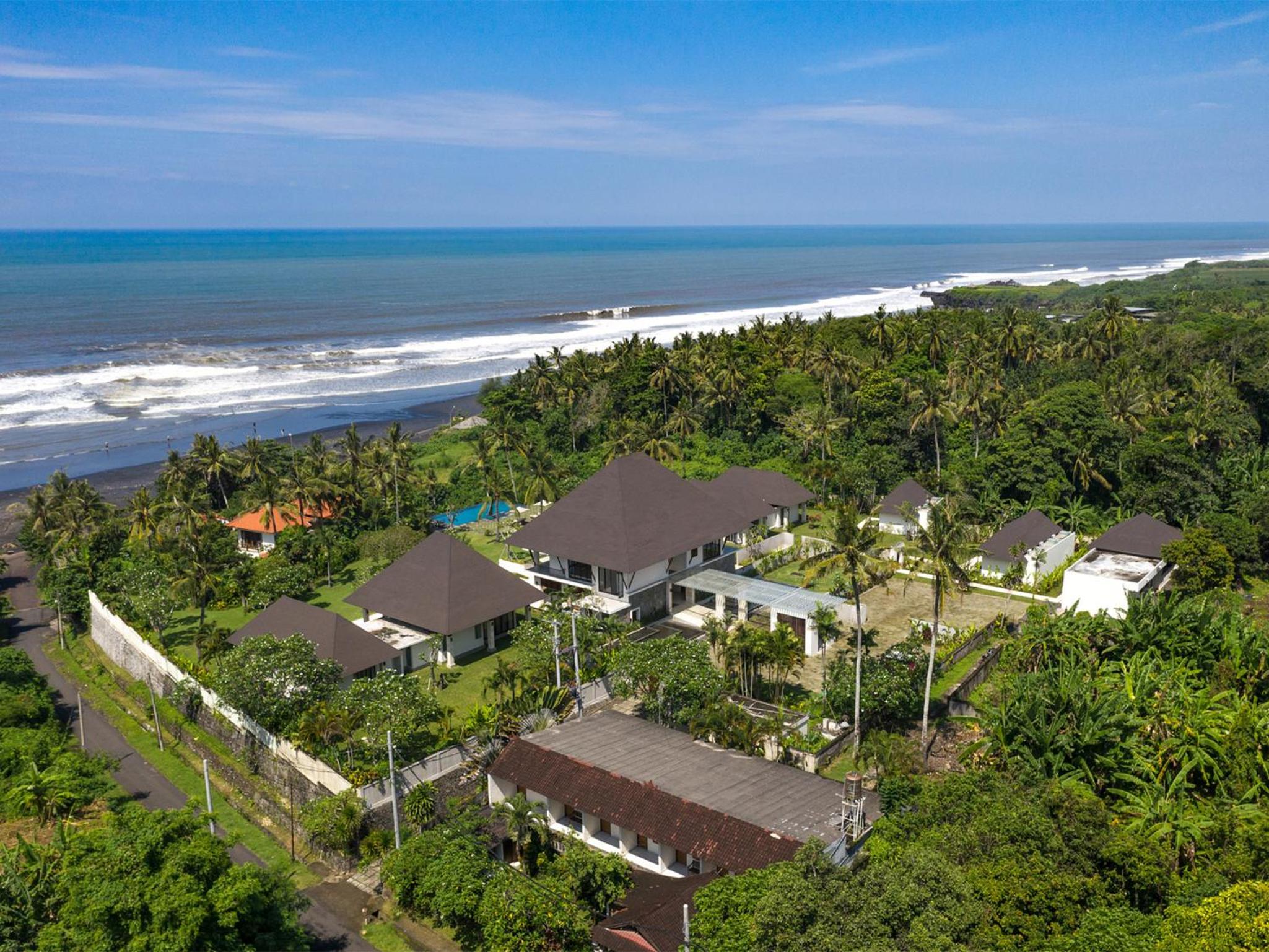 Villa with Private Pool photo 2