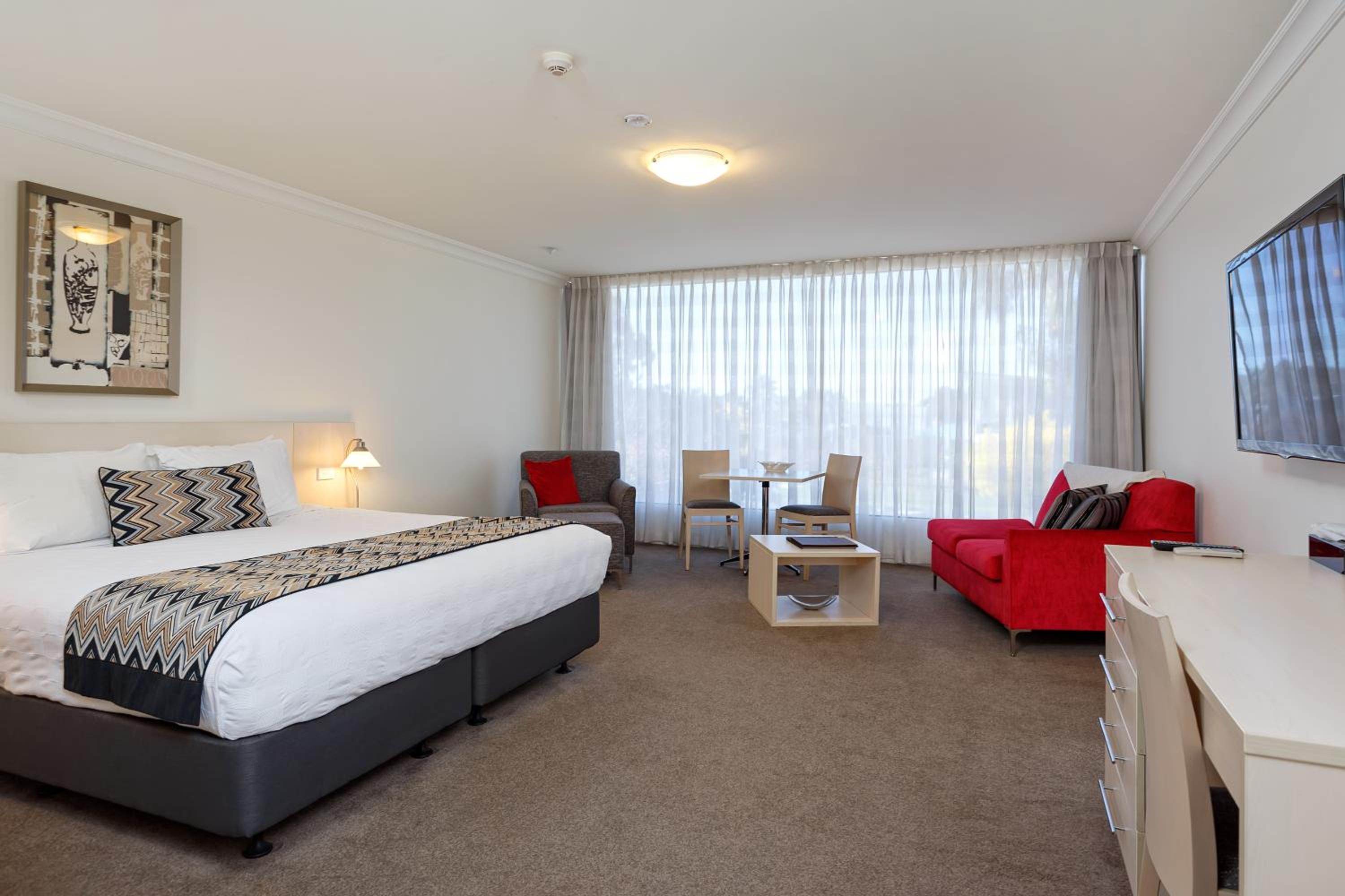 Executive Suite with Spa Bath photo 2