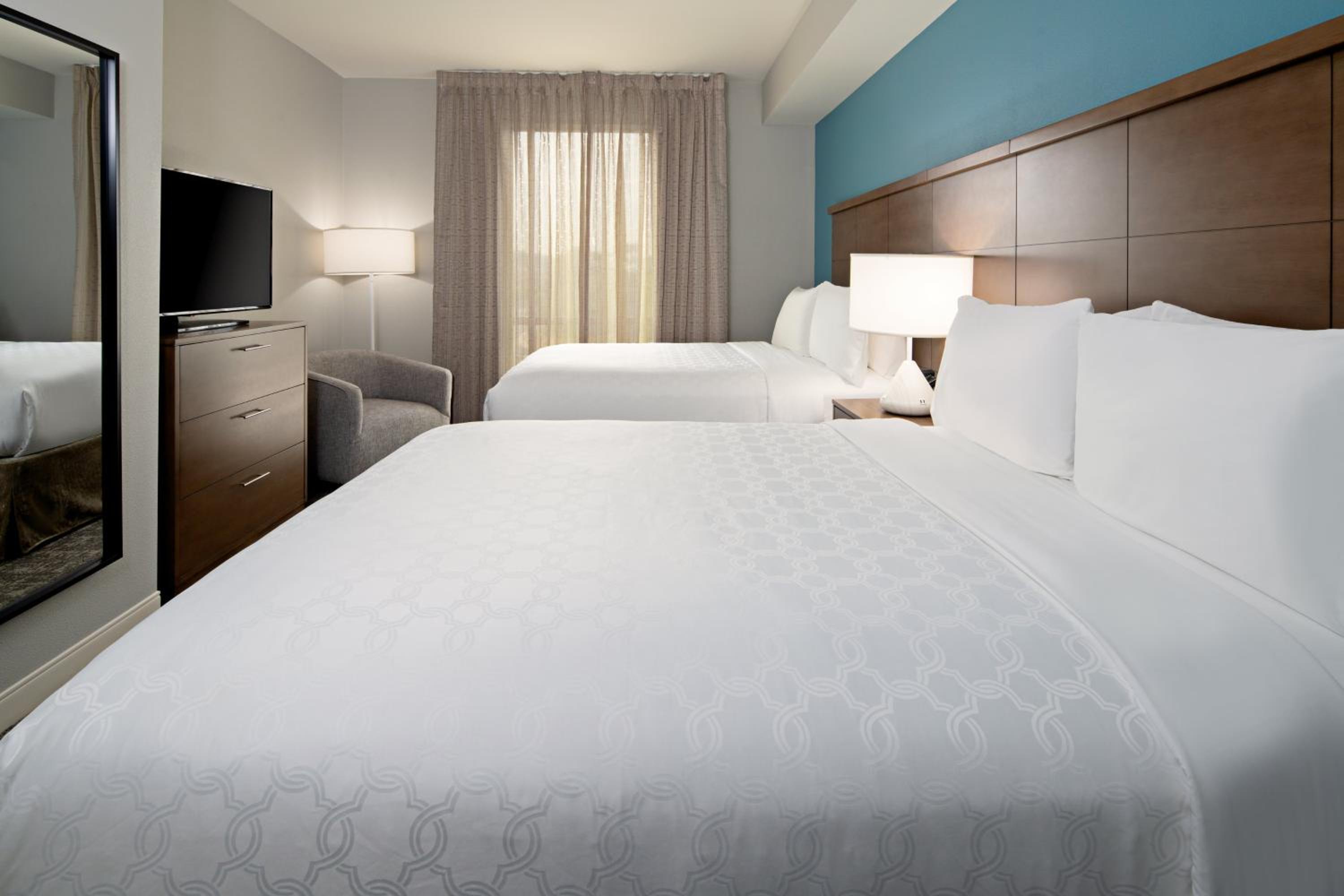 One-Bedroom Suite with Two Queen Beds - Photo 6