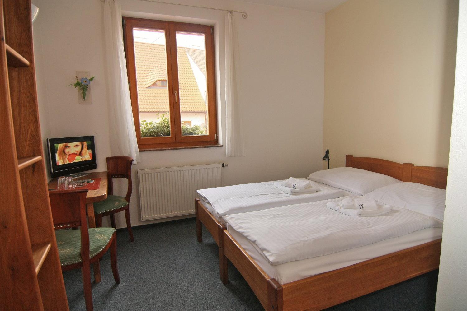 Double or Twin Room - Photo 6