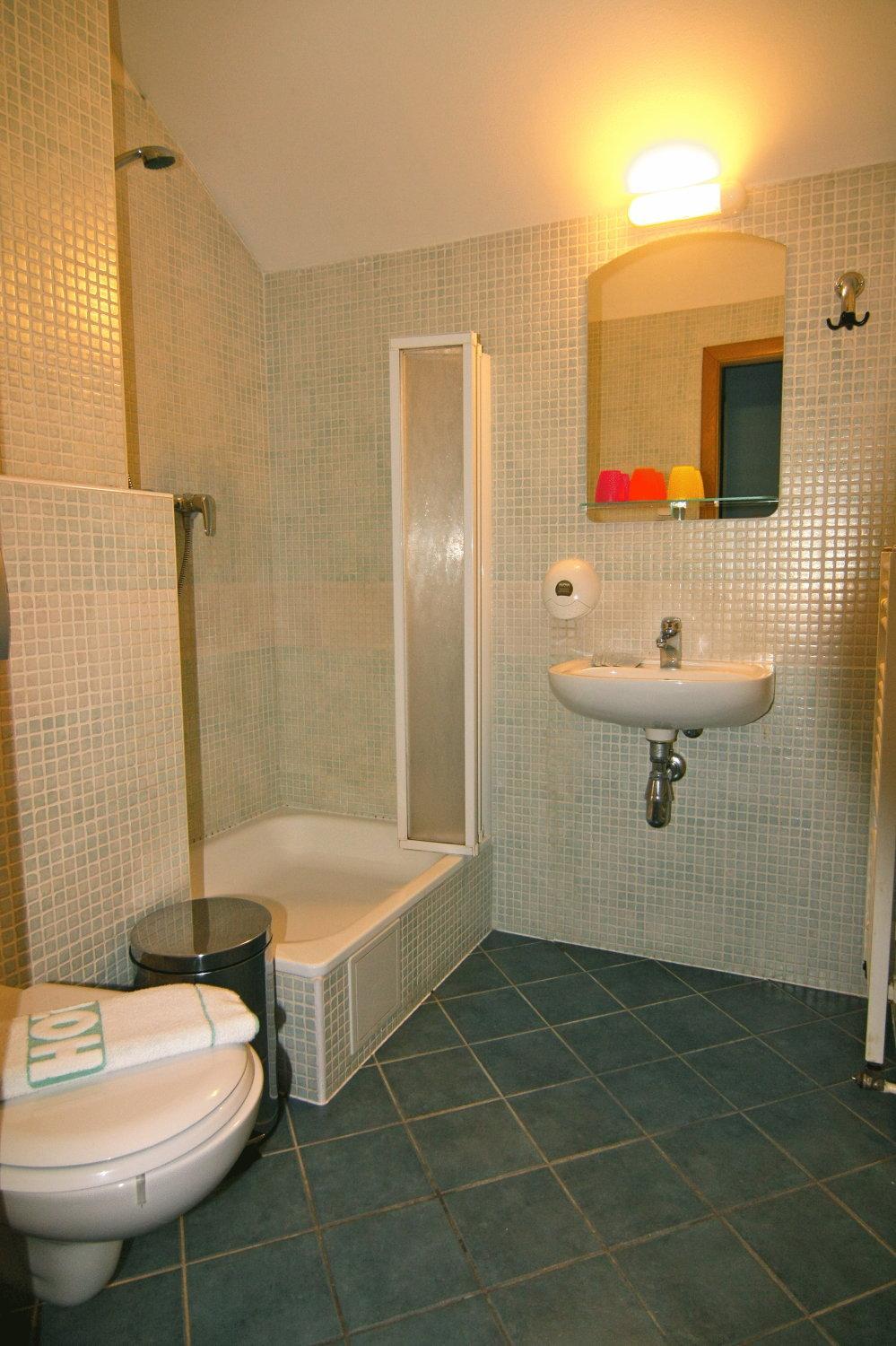 Double or Twin Room - Photo 7