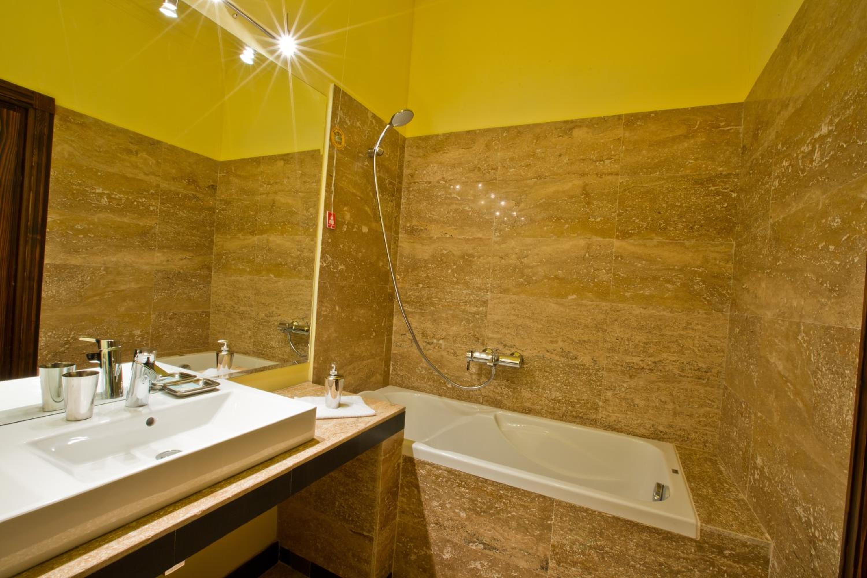 Room on cursive - Photo 16