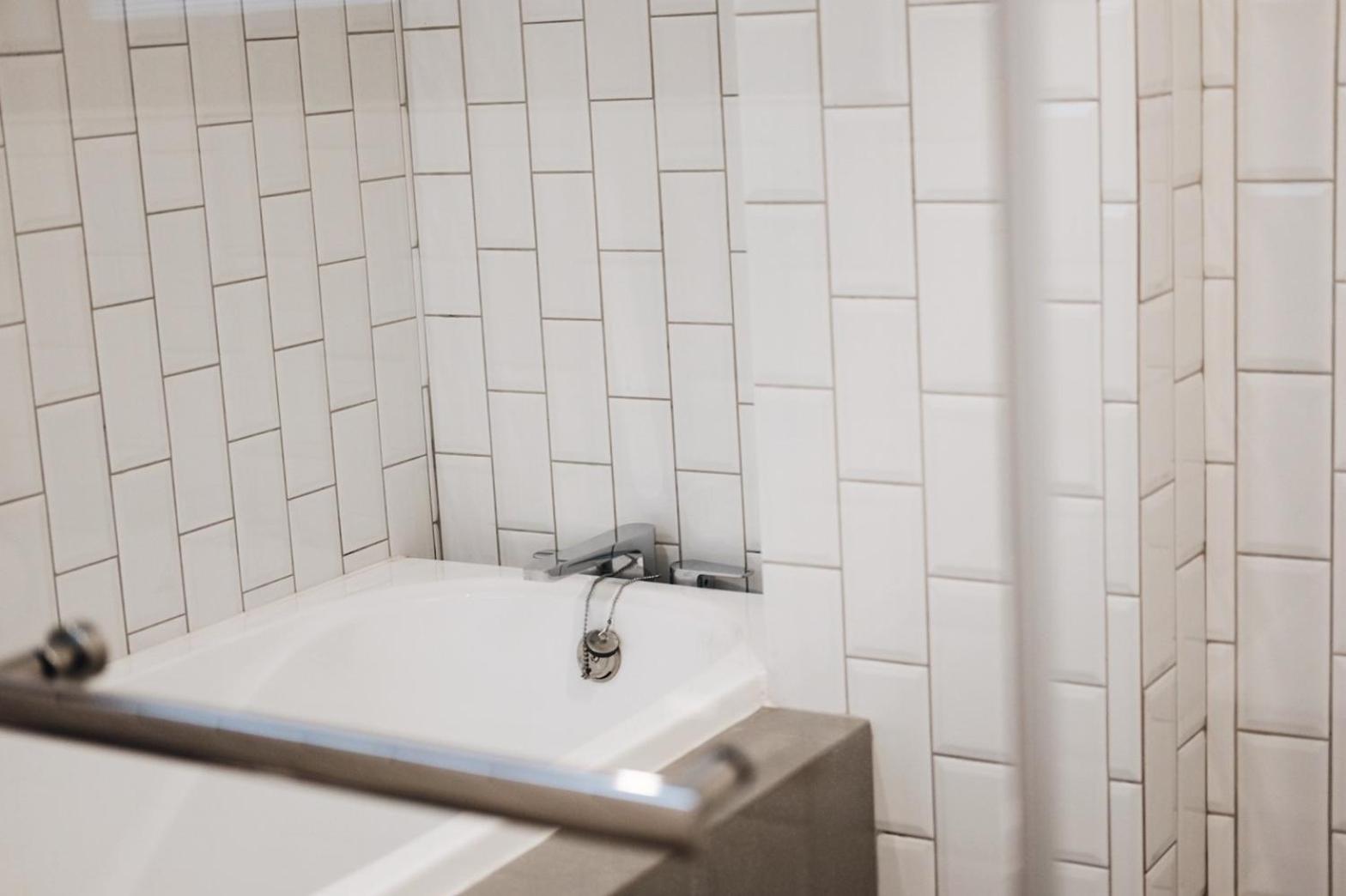 Deluxe Double Room with Bath photo 3