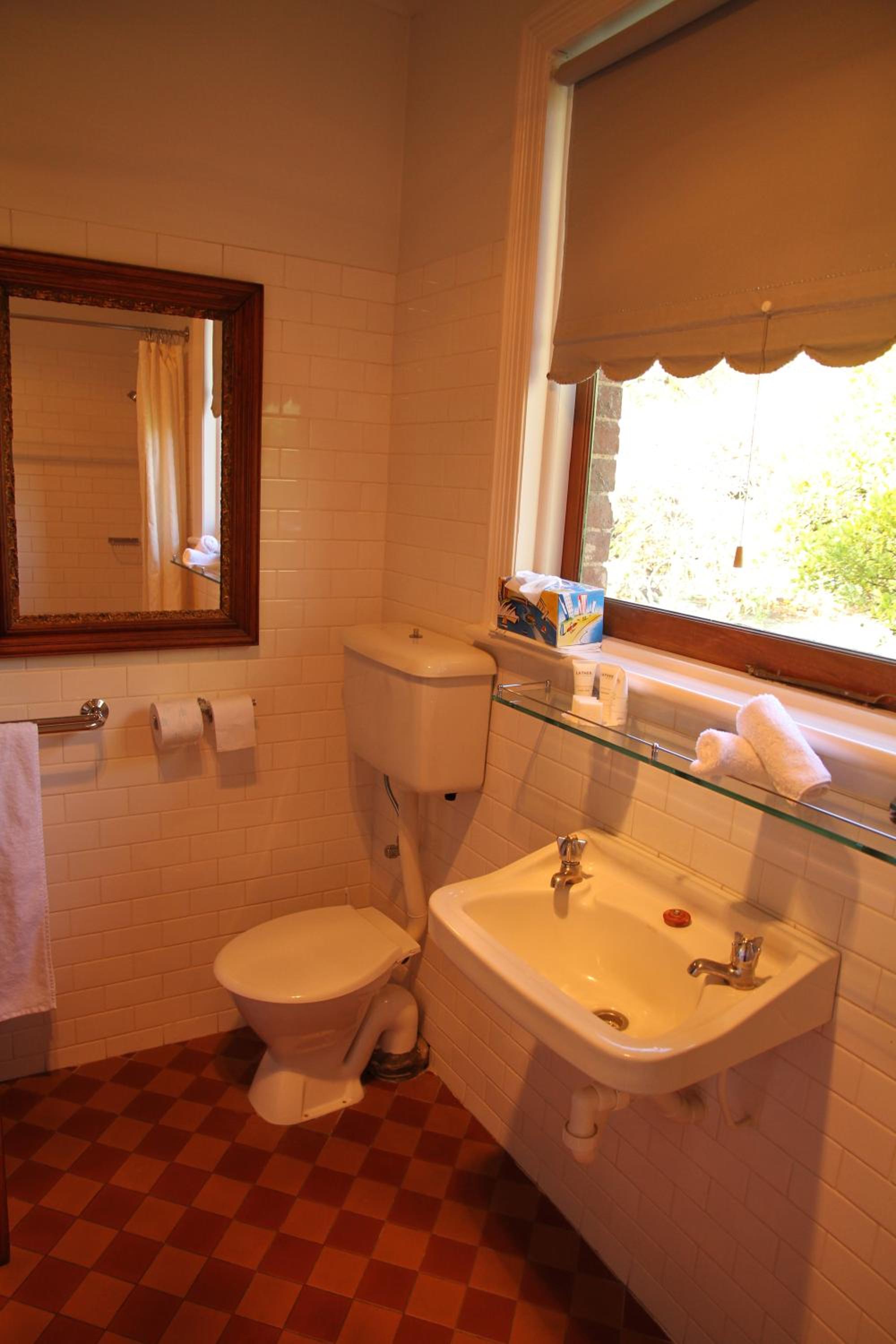 Three-Bedroom Apartment - Garden & Loft