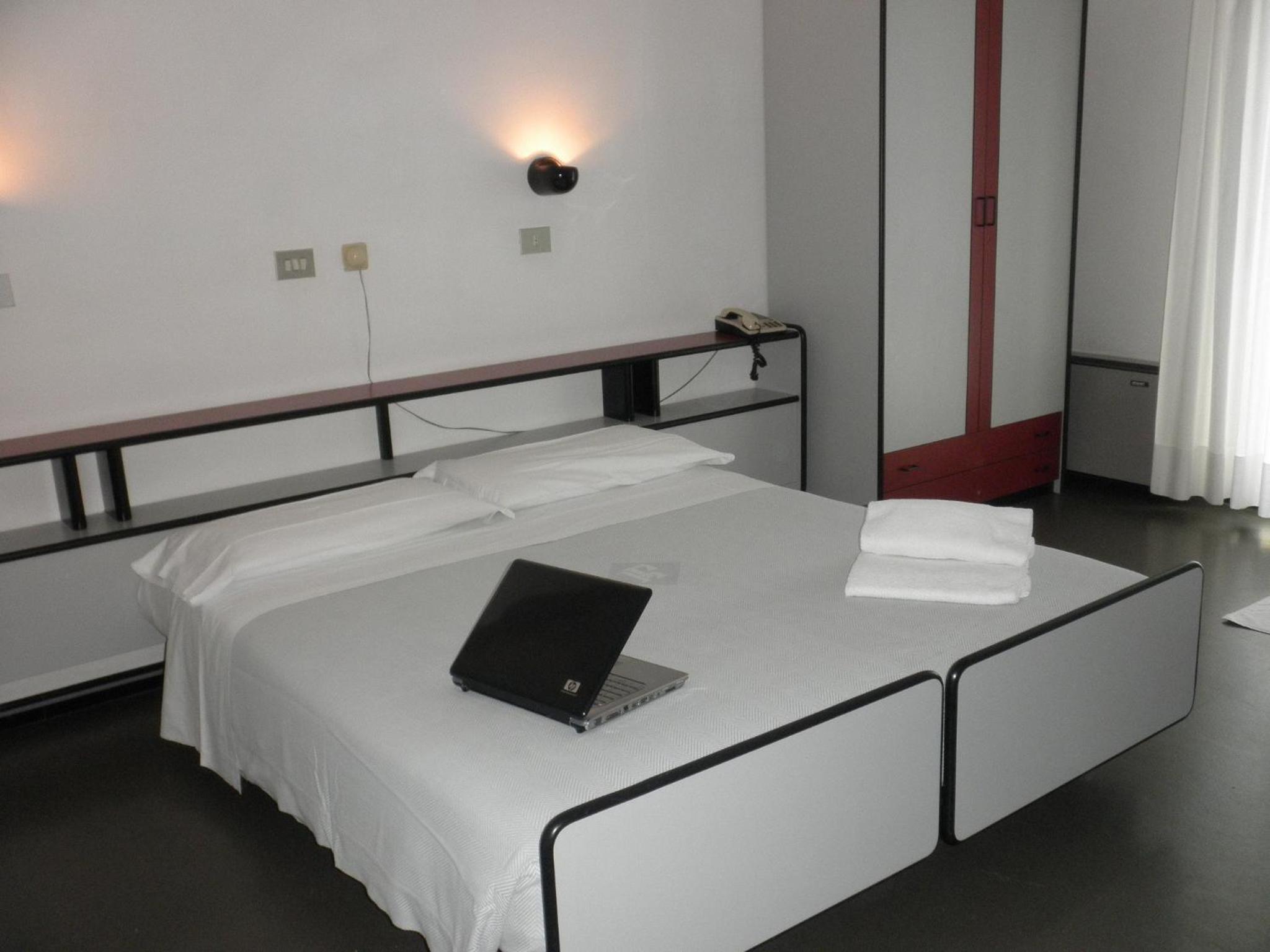 Double or Twin Room - Photo 15