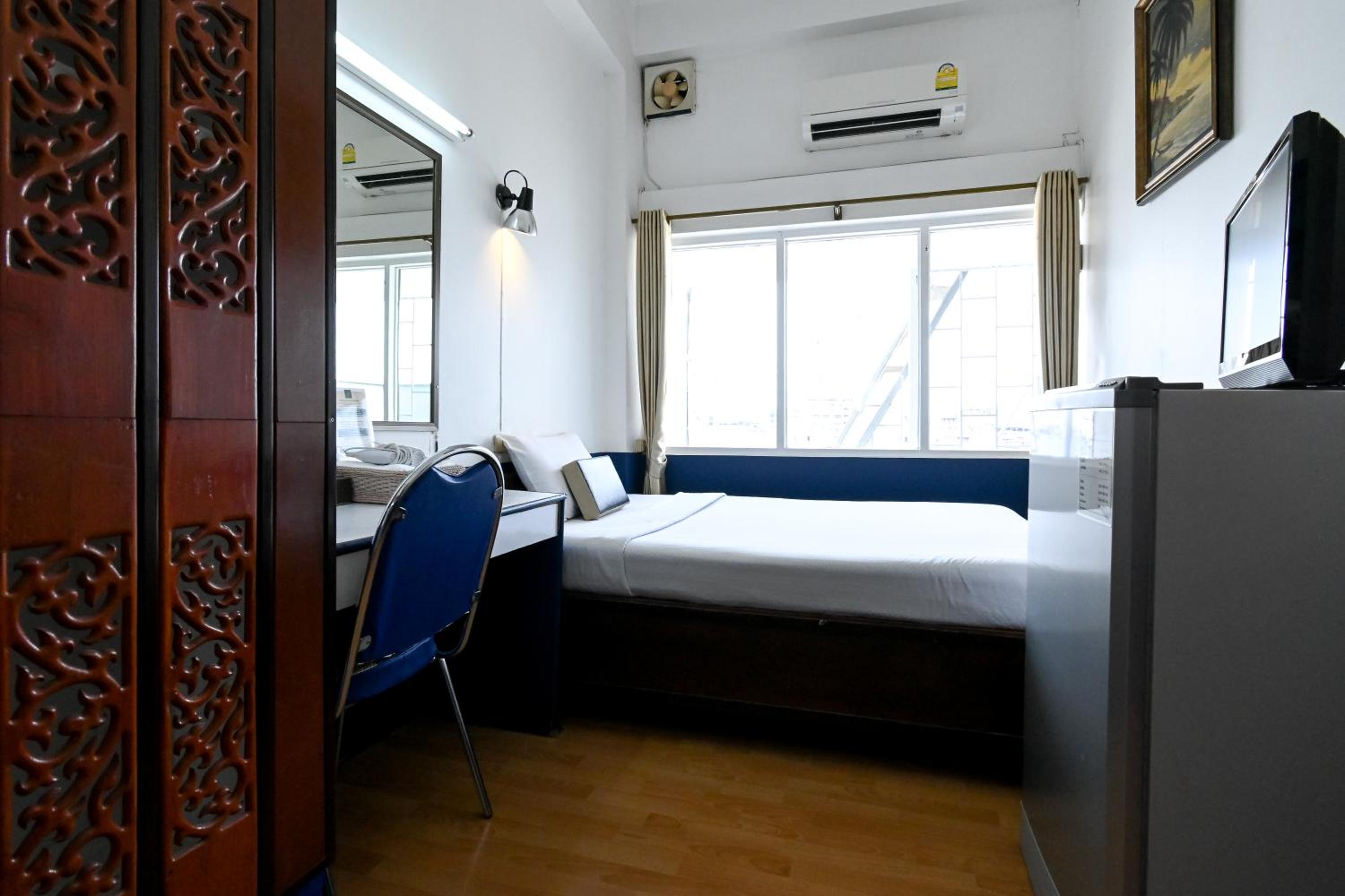Single Room photo 2