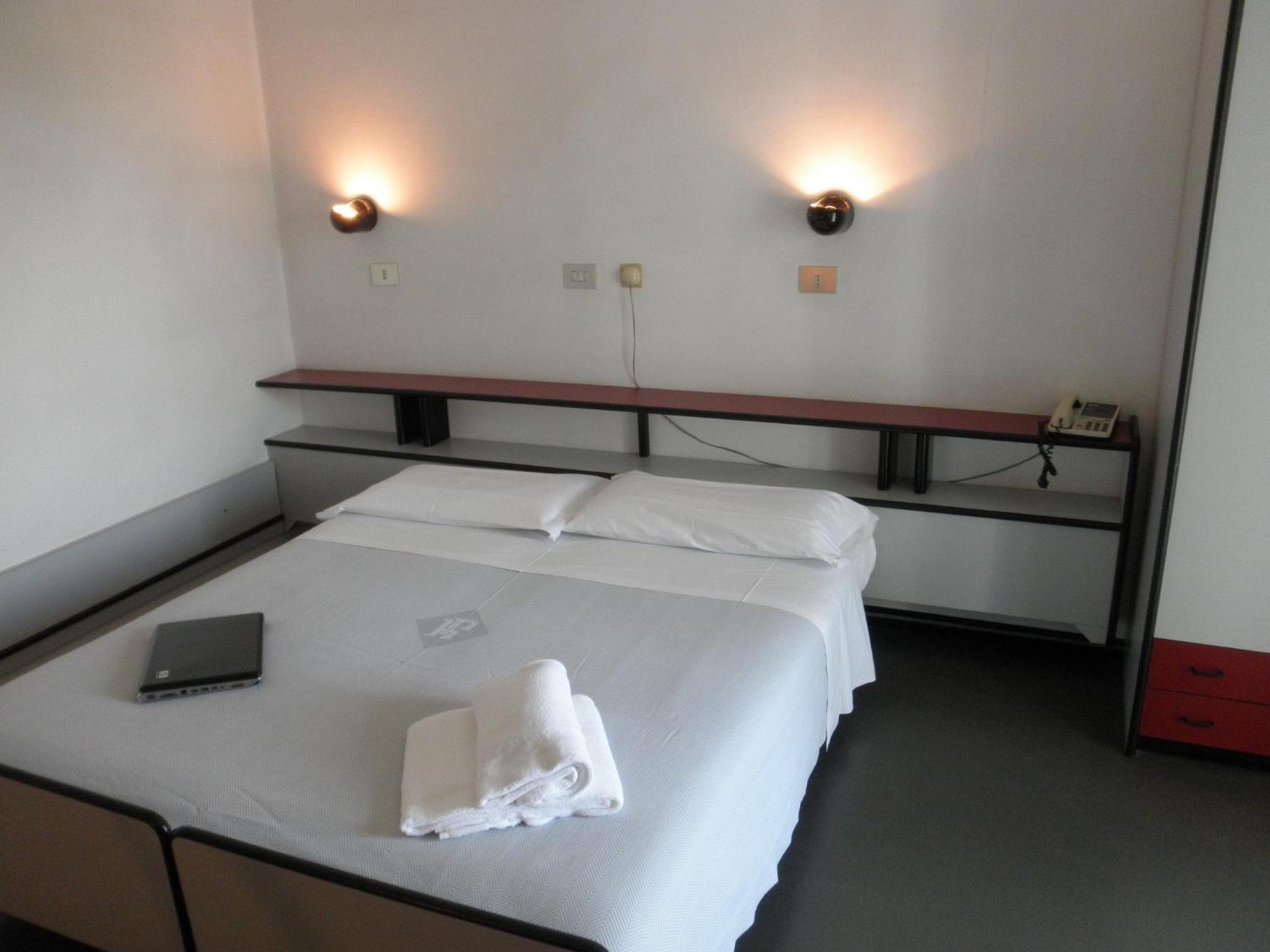 Double or Twin Room - Photo 2