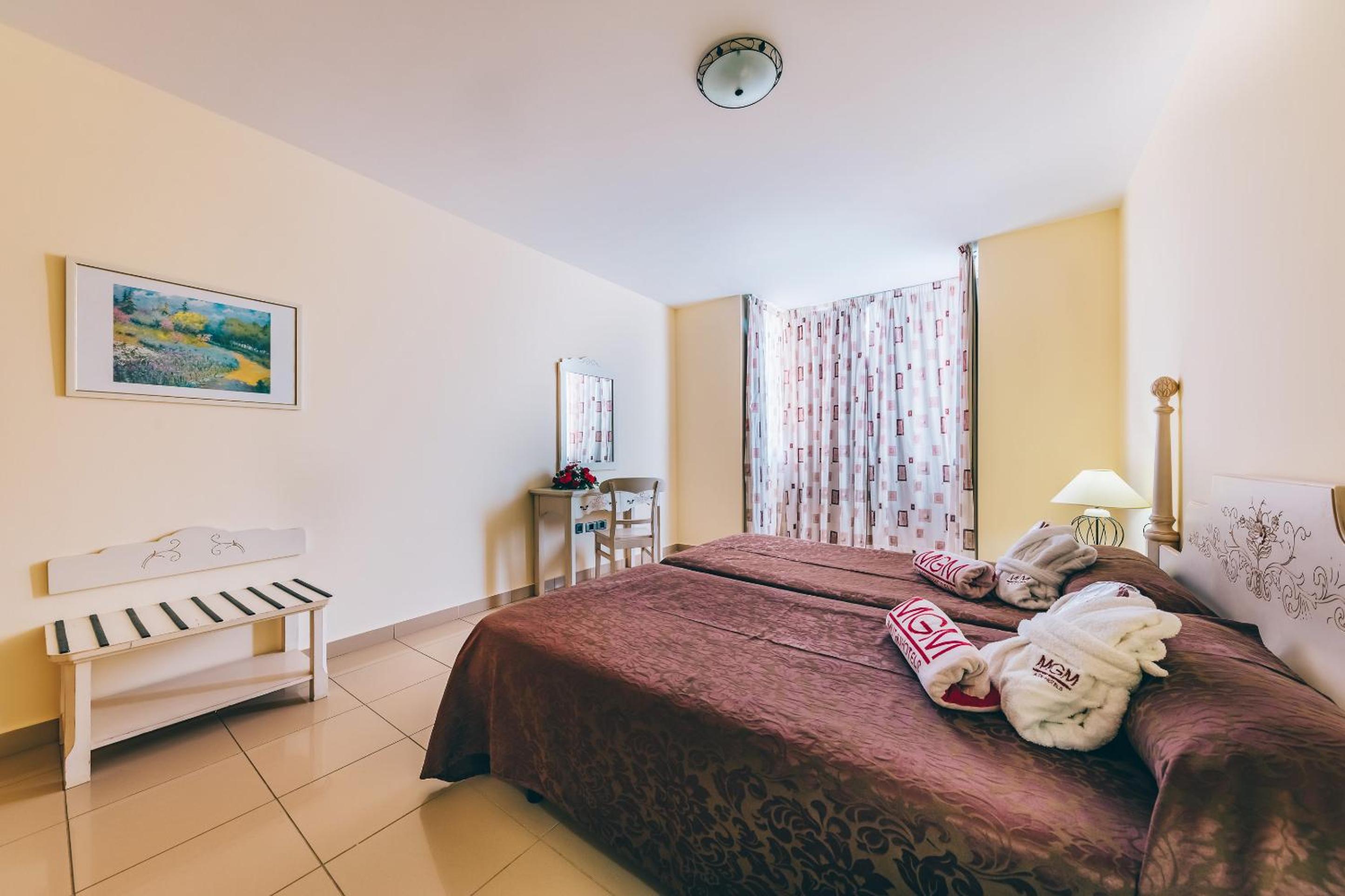 Junior Suite (2 Adults)