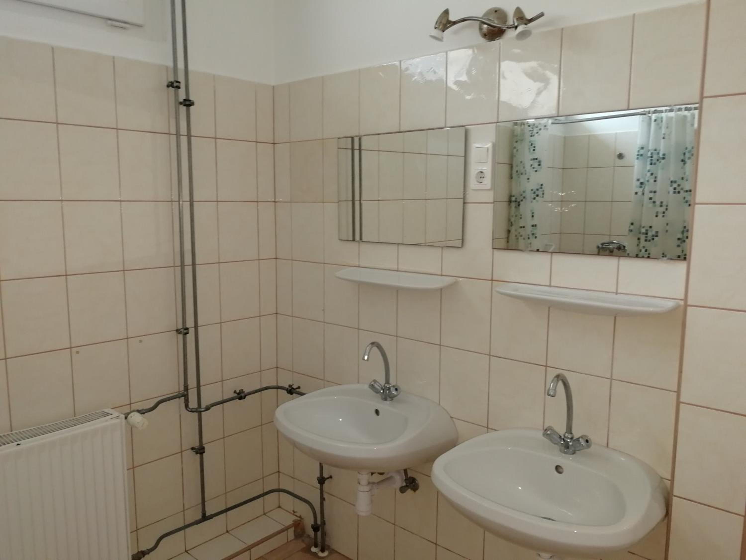 Twin Room with Shared Bathroom photo 3