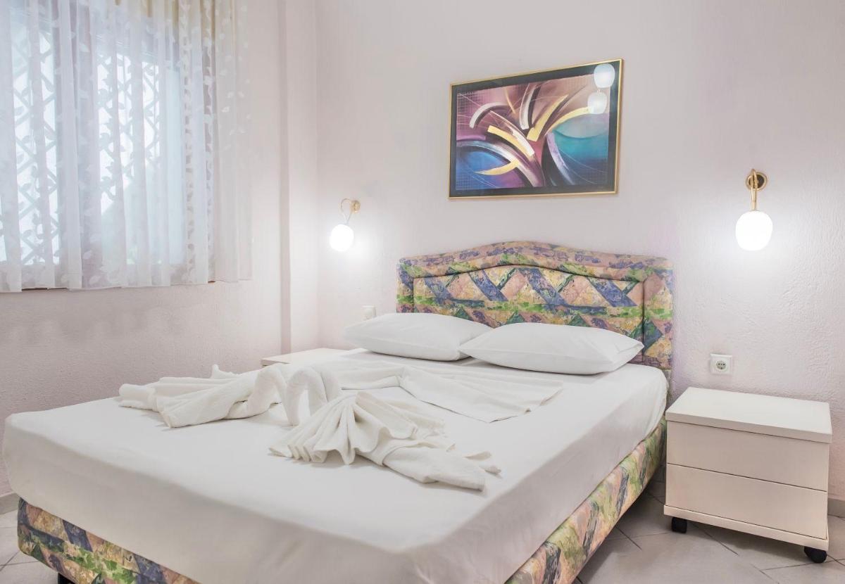 One-Bedroom House photo 1